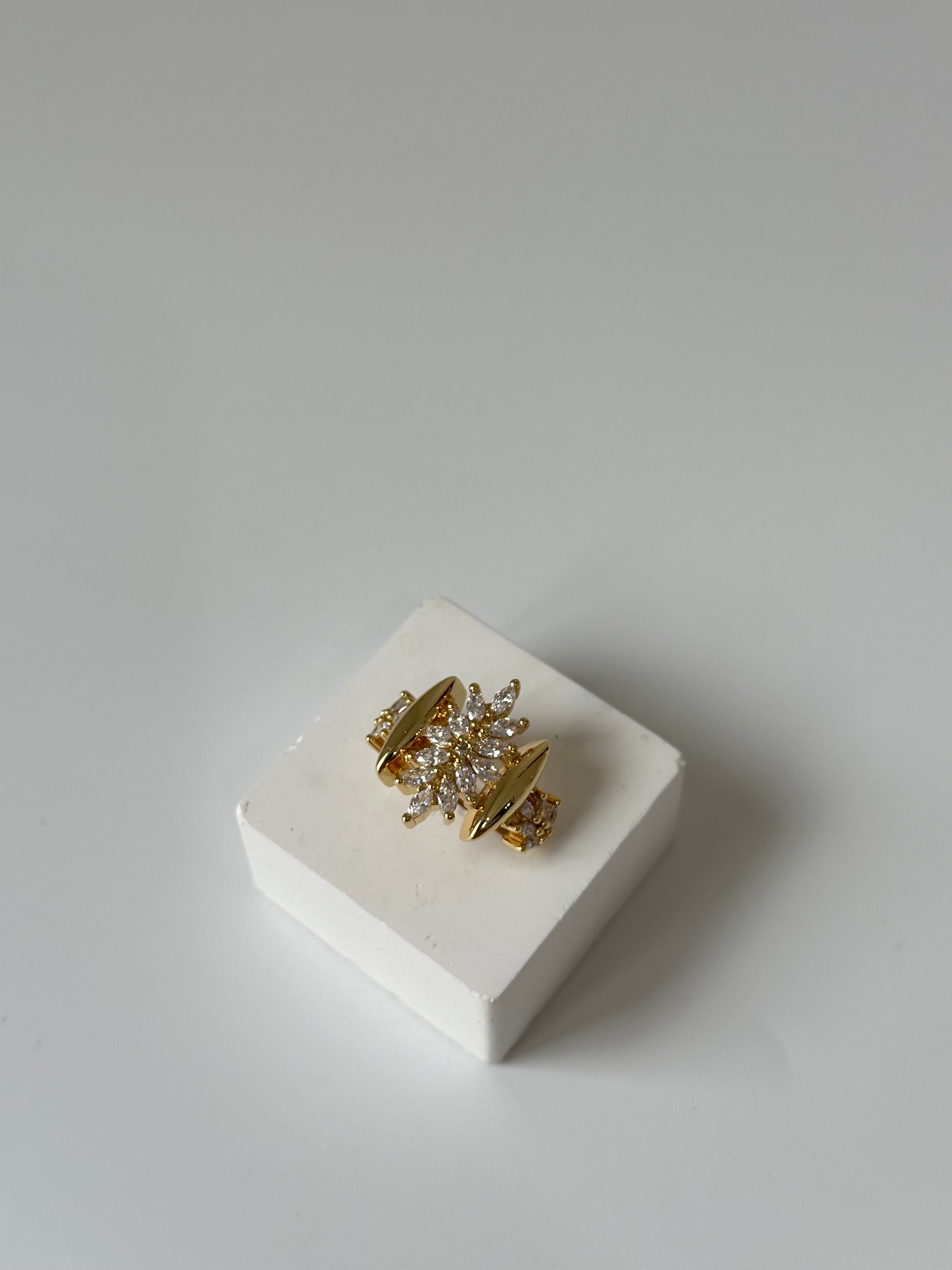 Princes Gold Elmas Taş Montür Yüzük