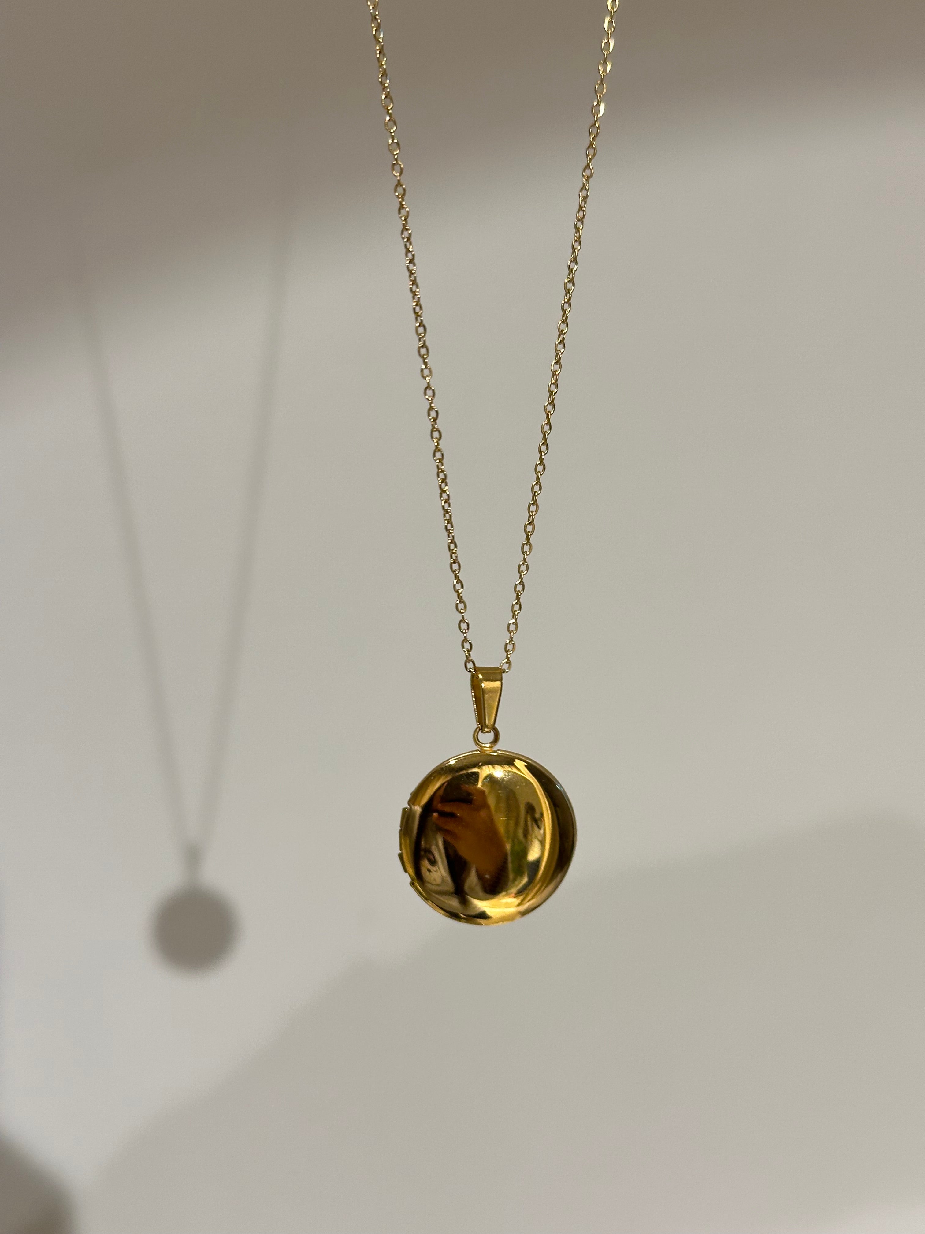 Yuvarlak Gold Anı Kolyesi Fotograflı