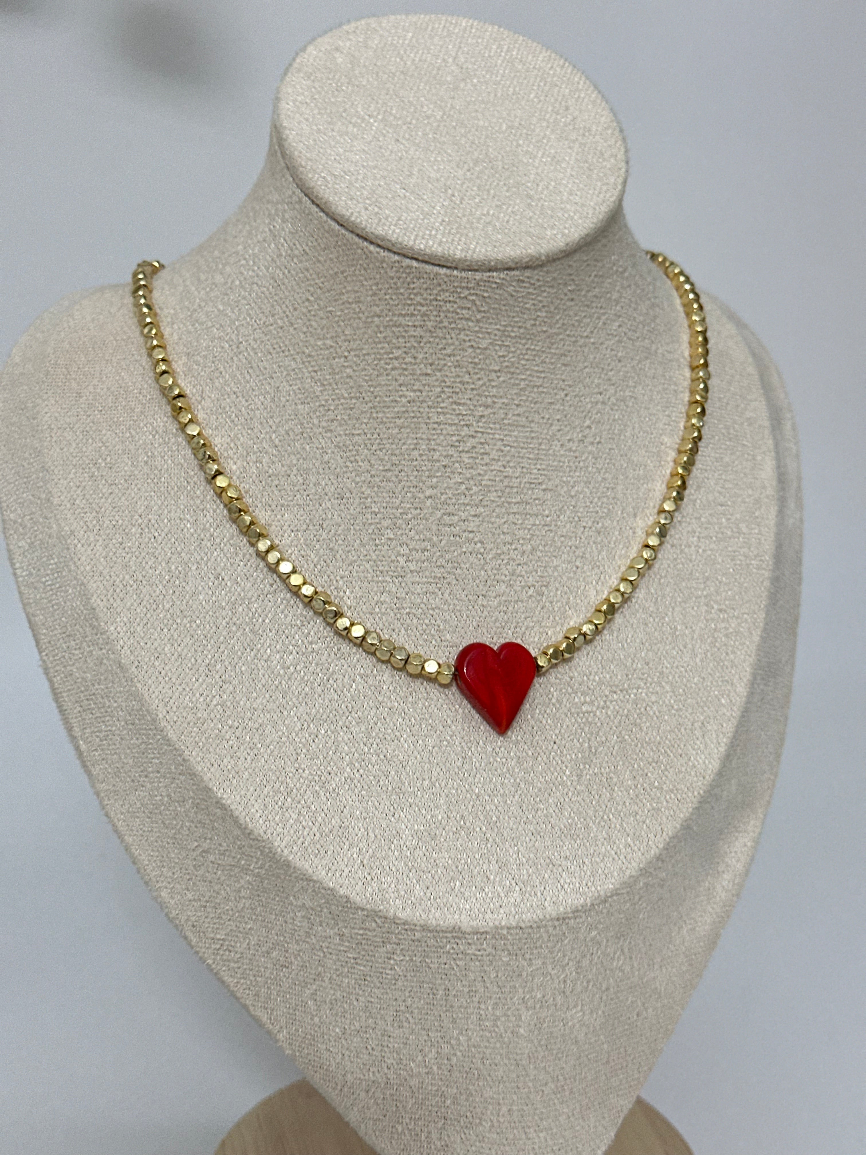 Kalp detay boncuk kolye