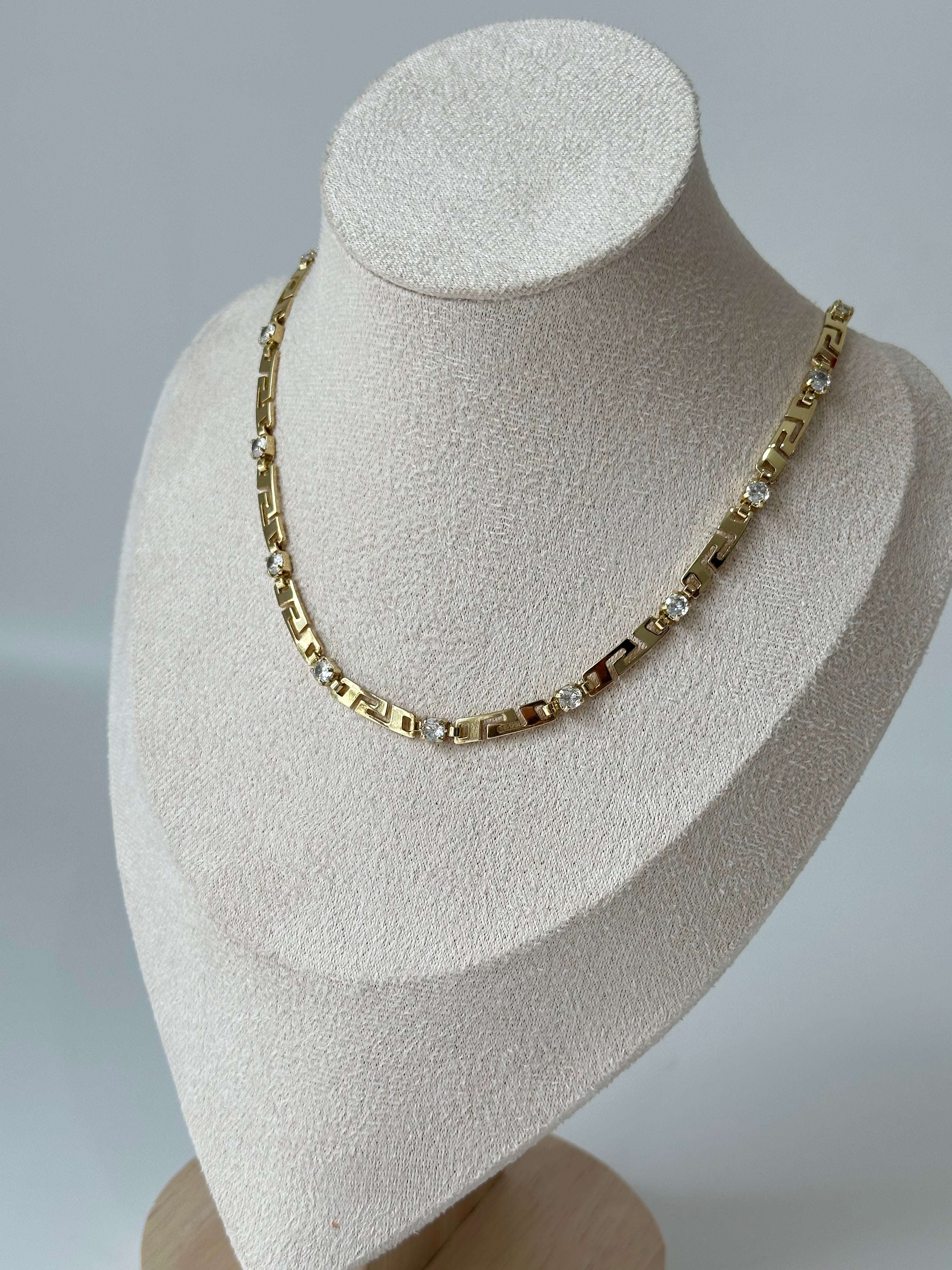 Xuping Taş Detay Vintage Kolye