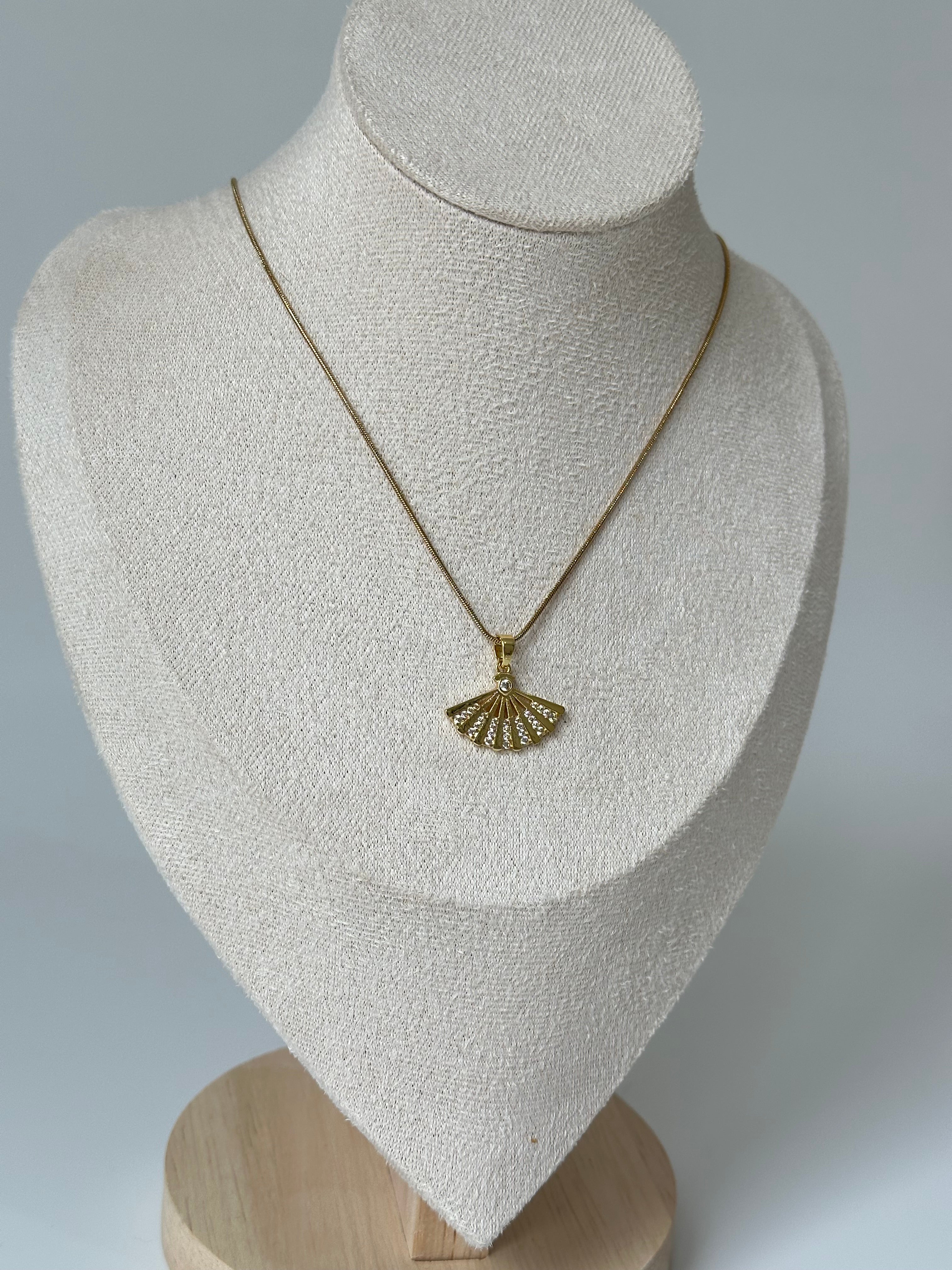 Taşlı Yelpaze Kolye Çelik