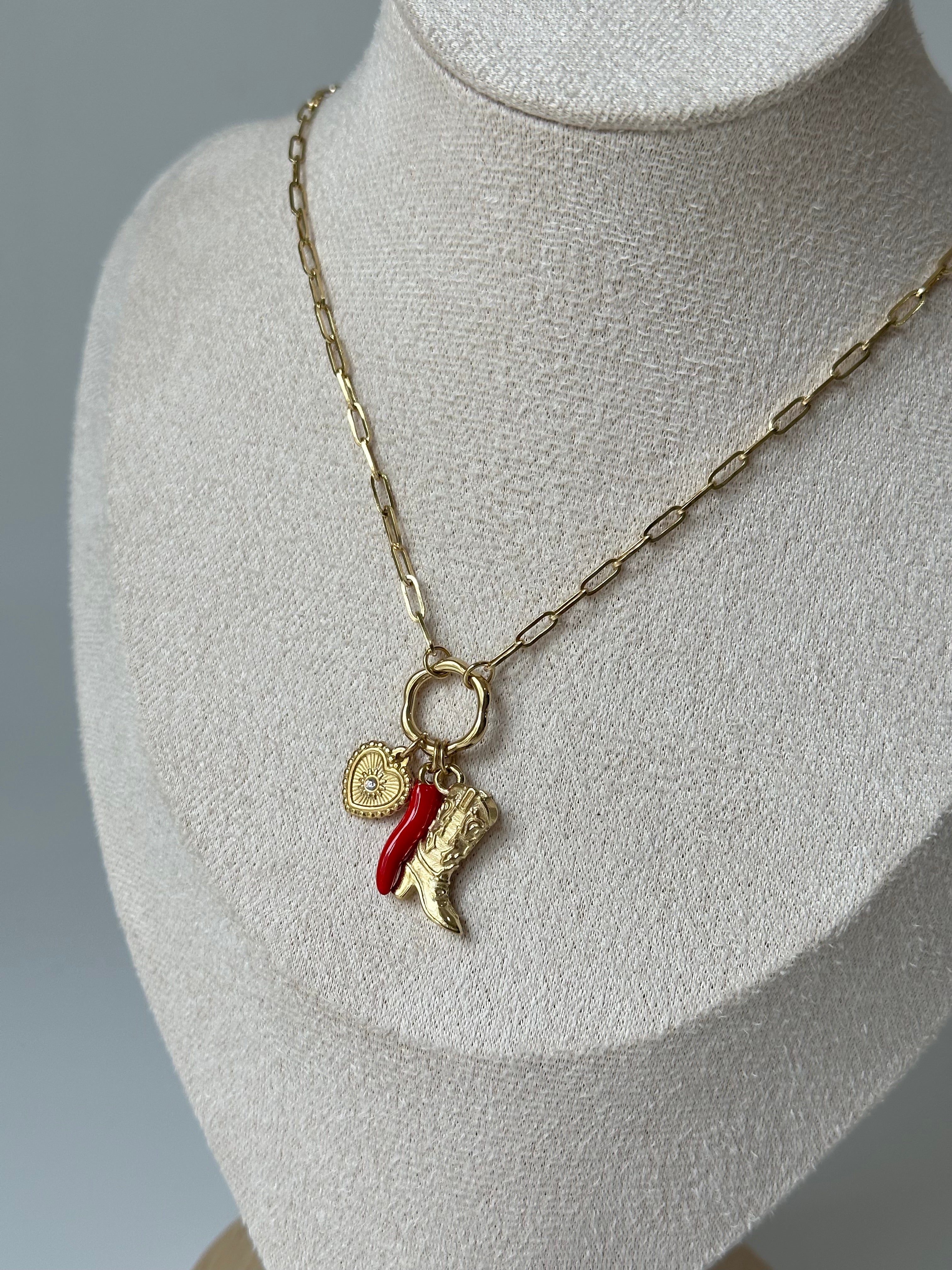 Charm Detay Çelik Şans Kolye