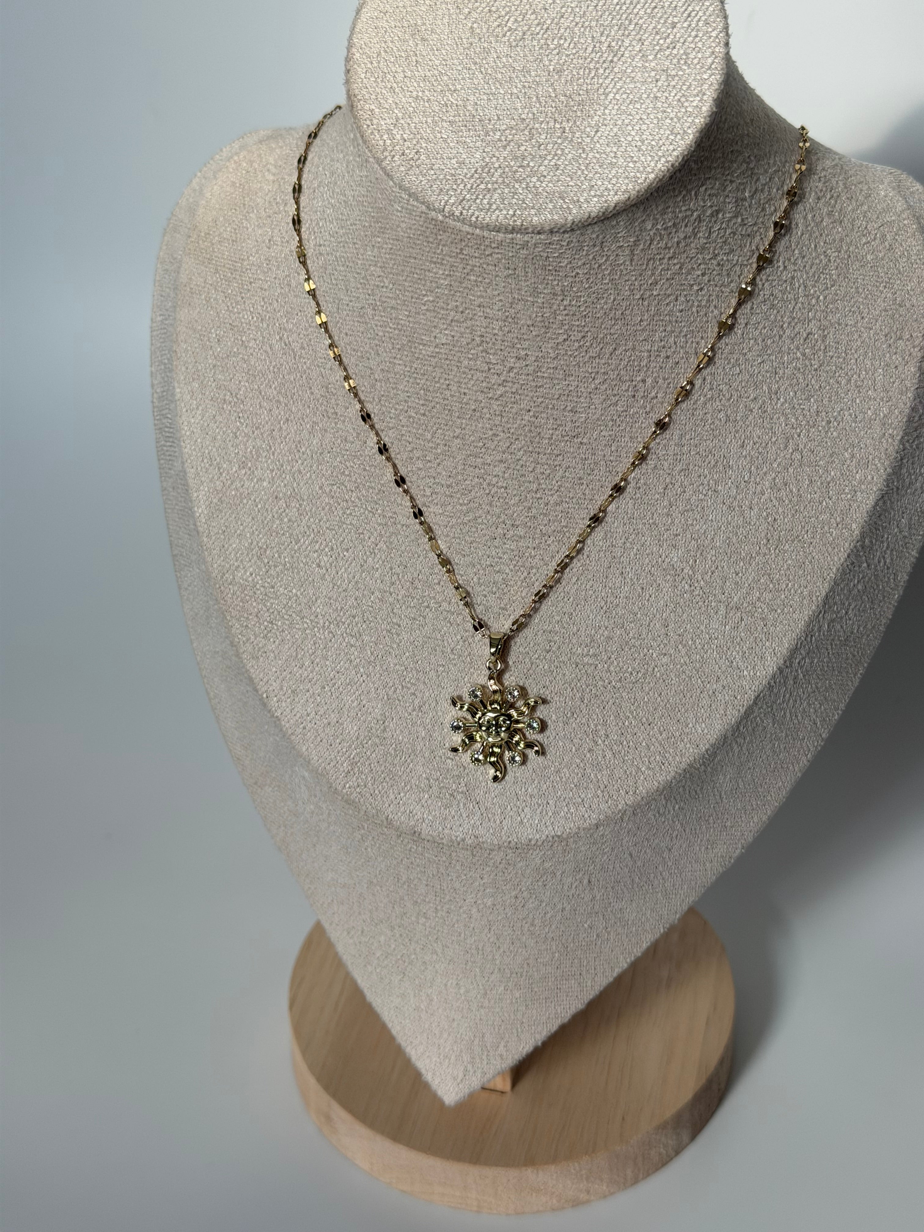 Taş İşleme Güneş Kolye Çelik