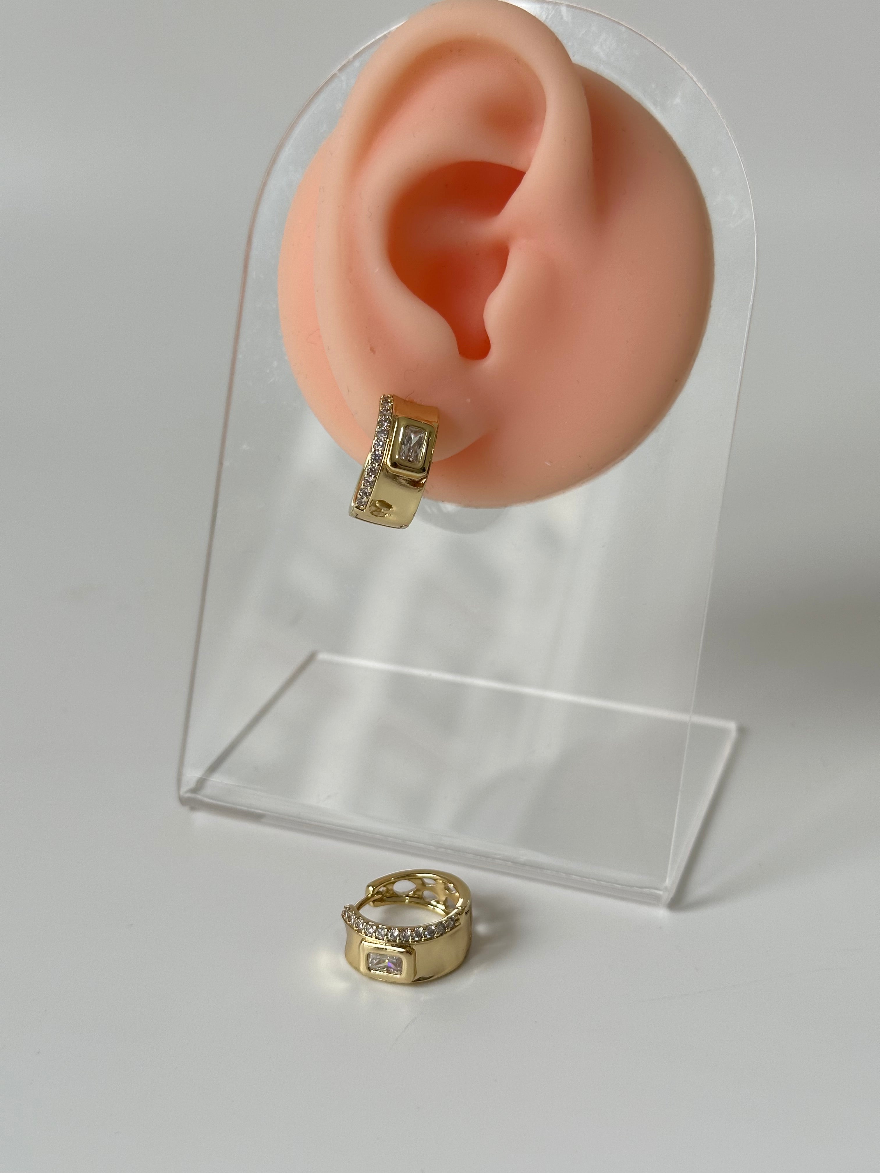 Taş Kare Xuping Küpe