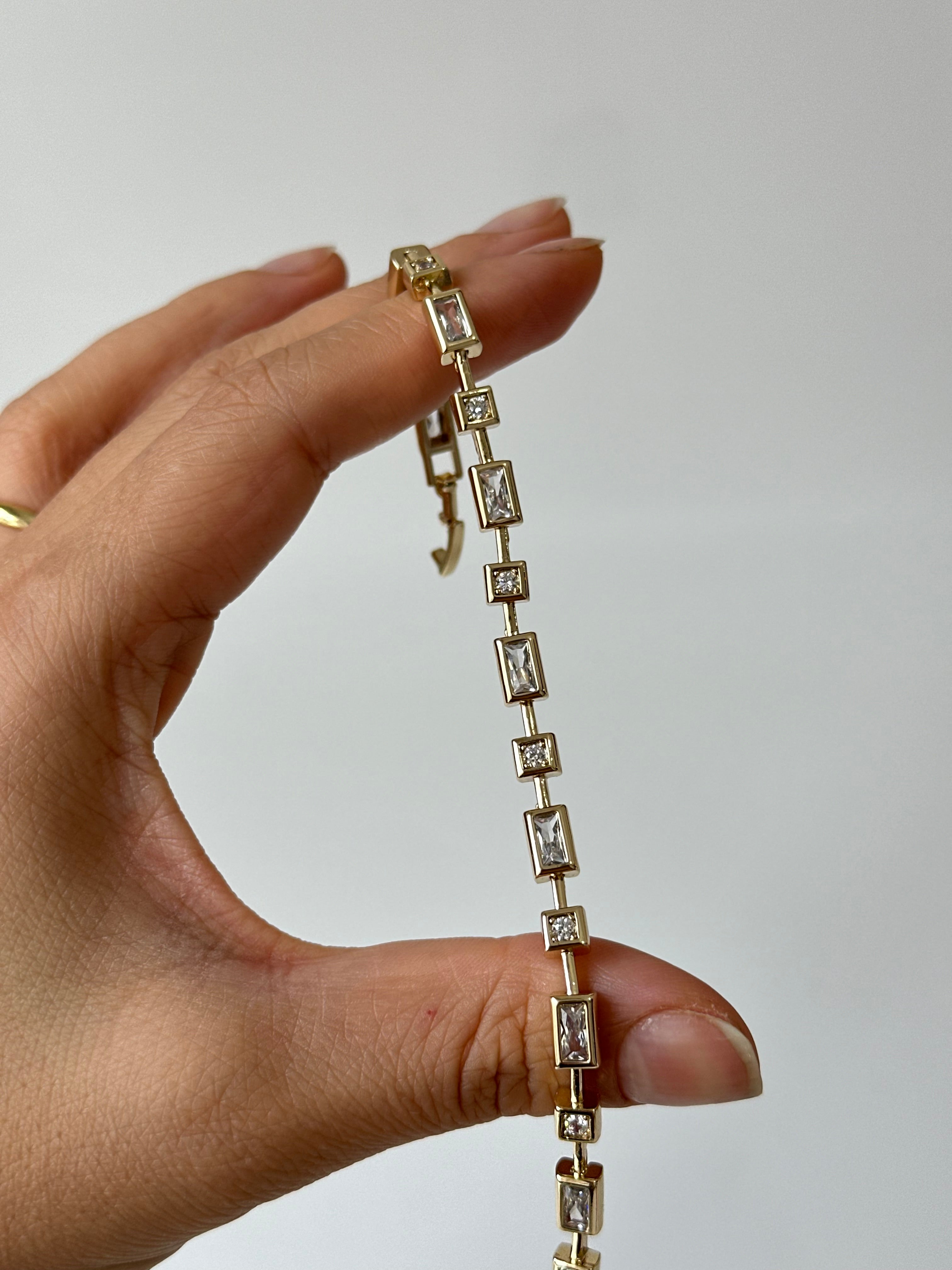 Kare Taş Boy Detay Bileklik 14k