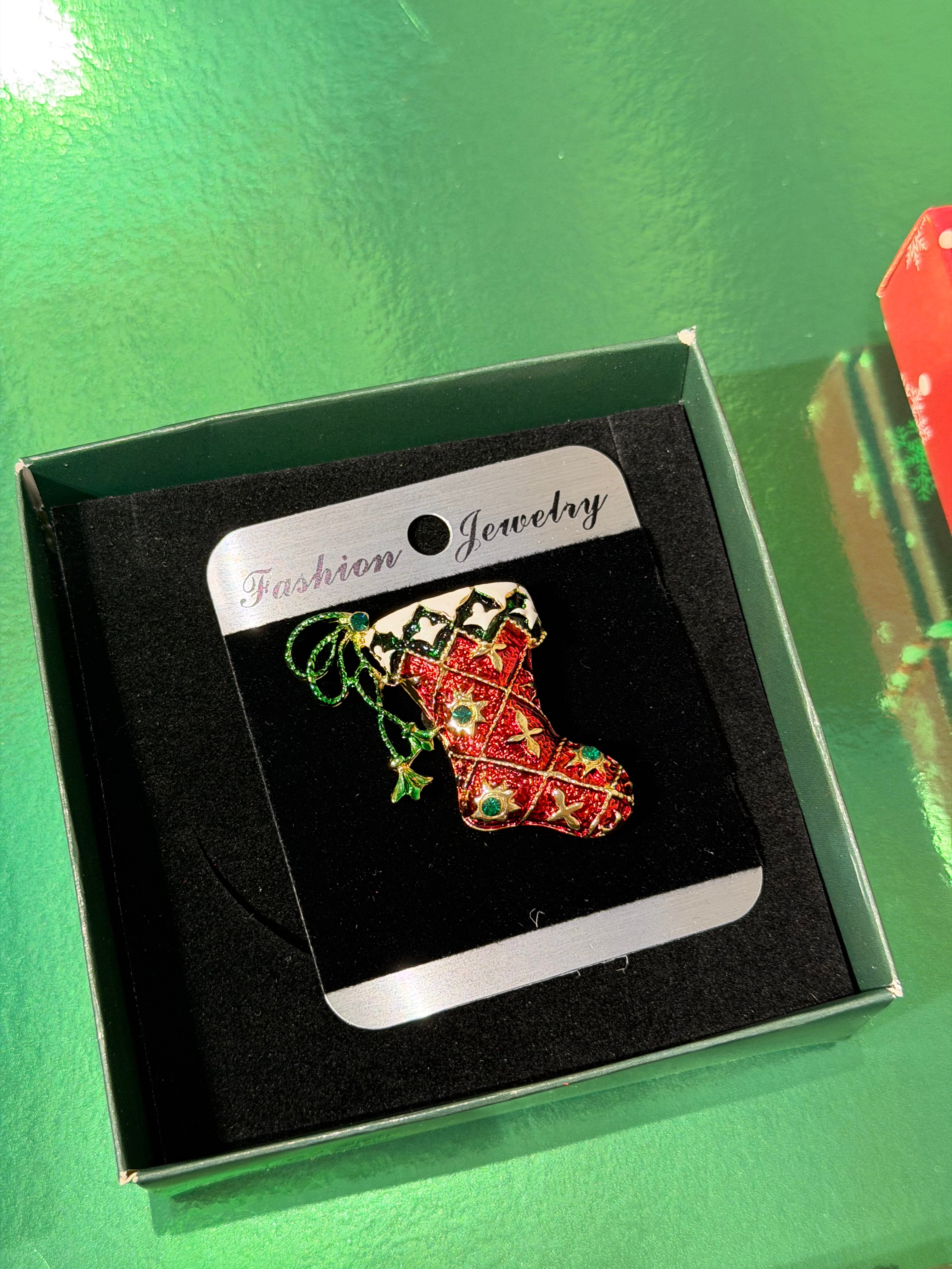 Noel Red Çorap Broş