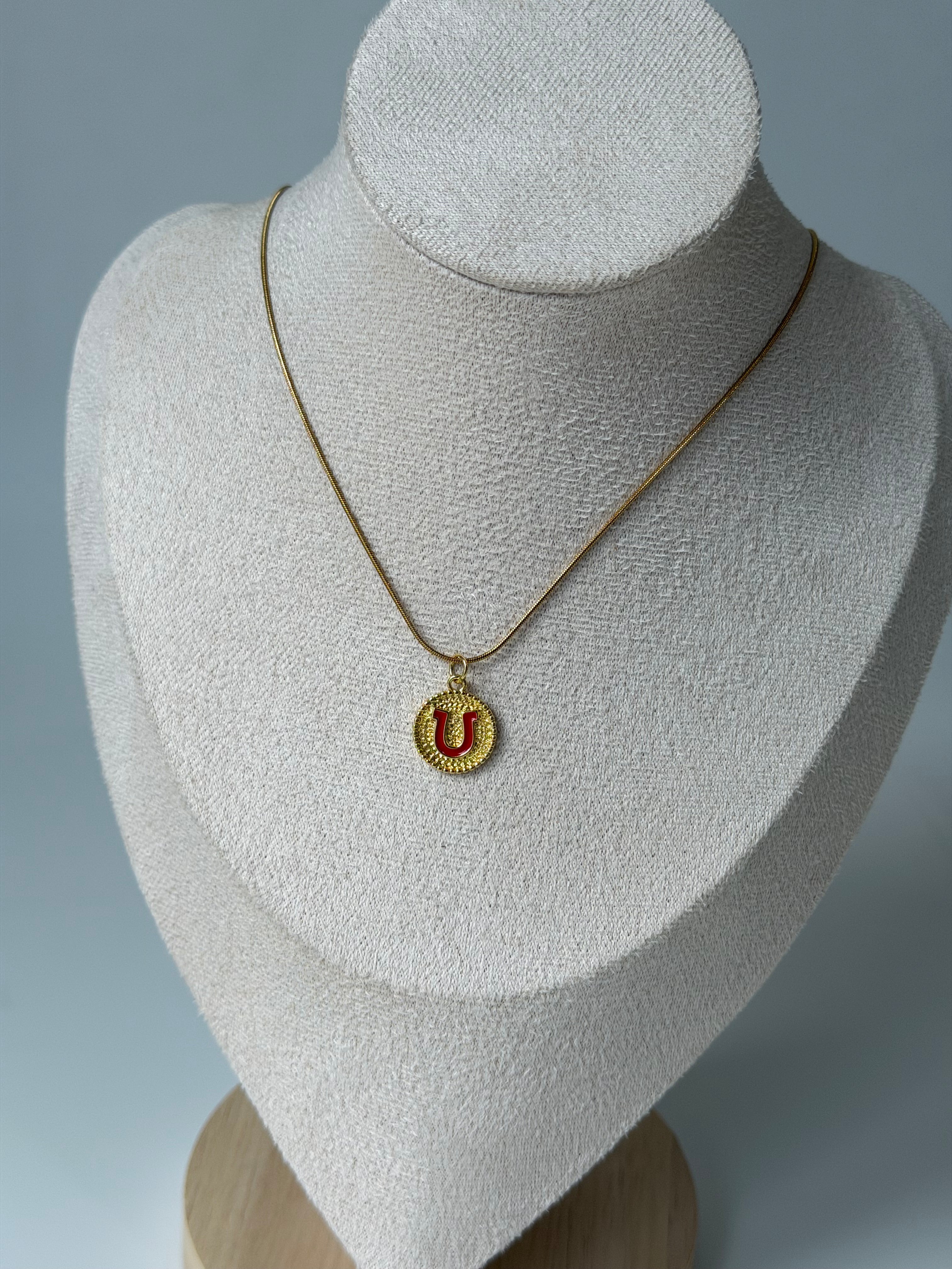 Kırmızı Nal İşleme Plaka Kolye Çelik