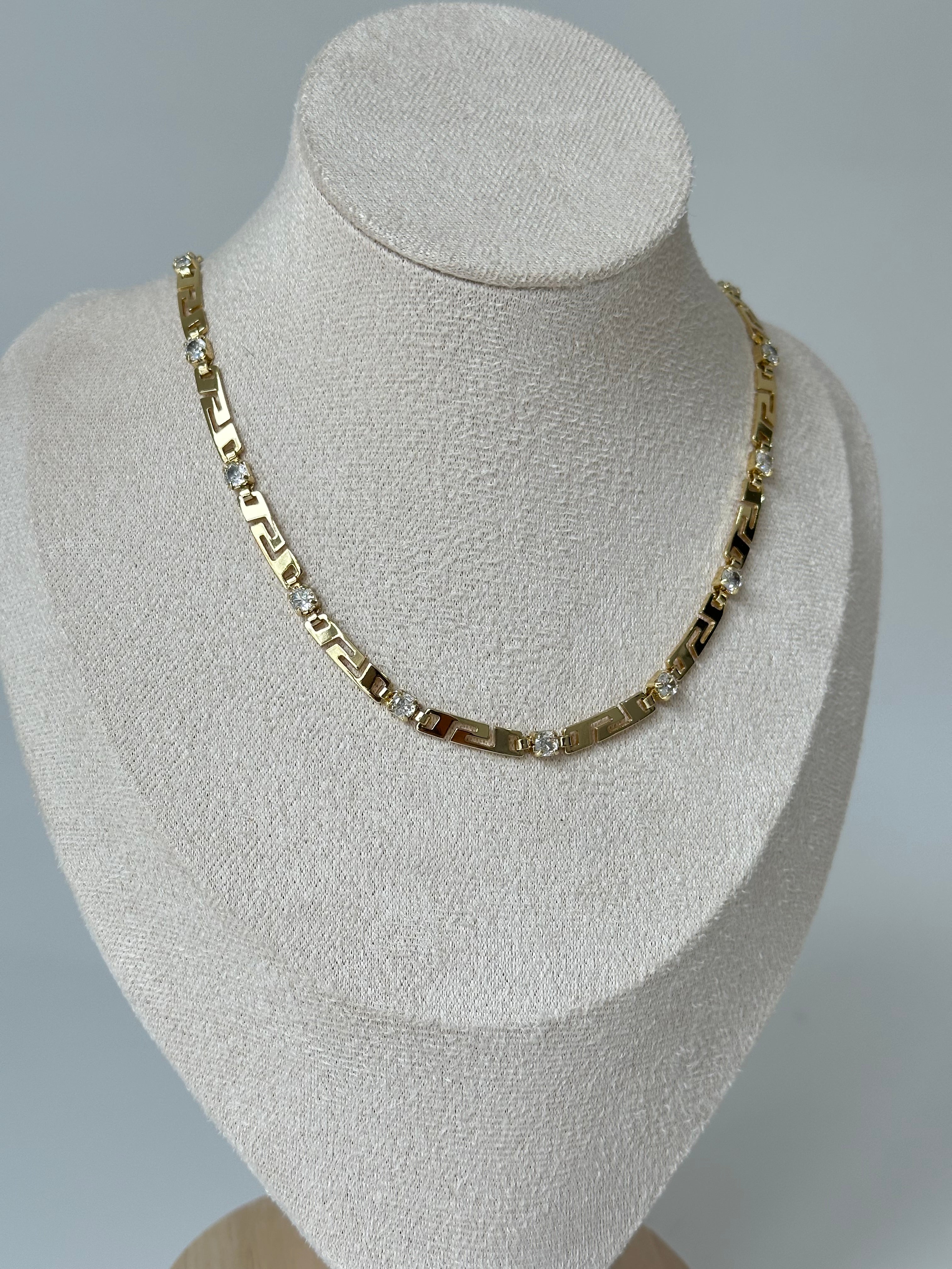 Xuping Taş Detay Vintage Kolye