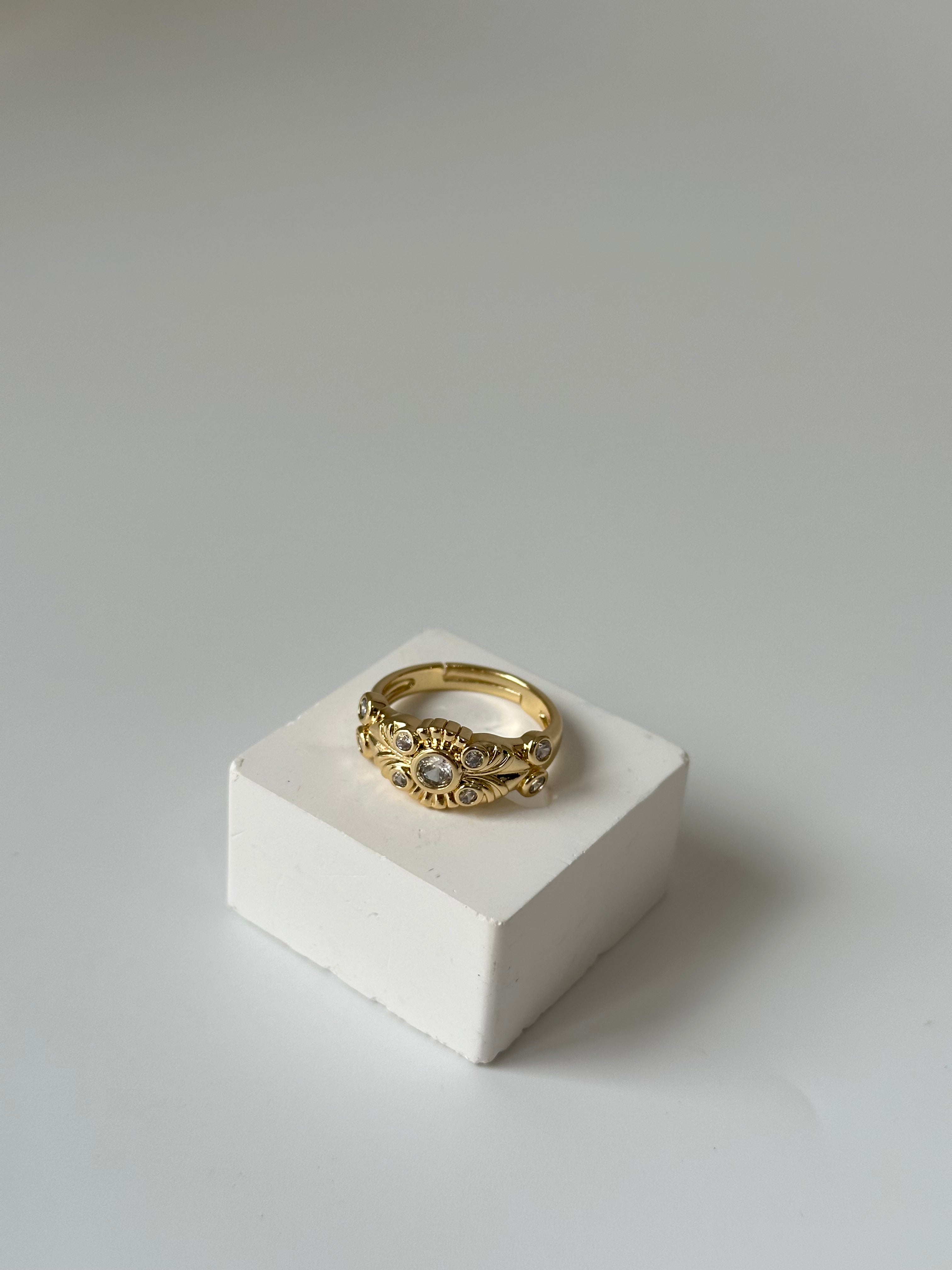 Vintage Taş İşleme Desenli Yüzük