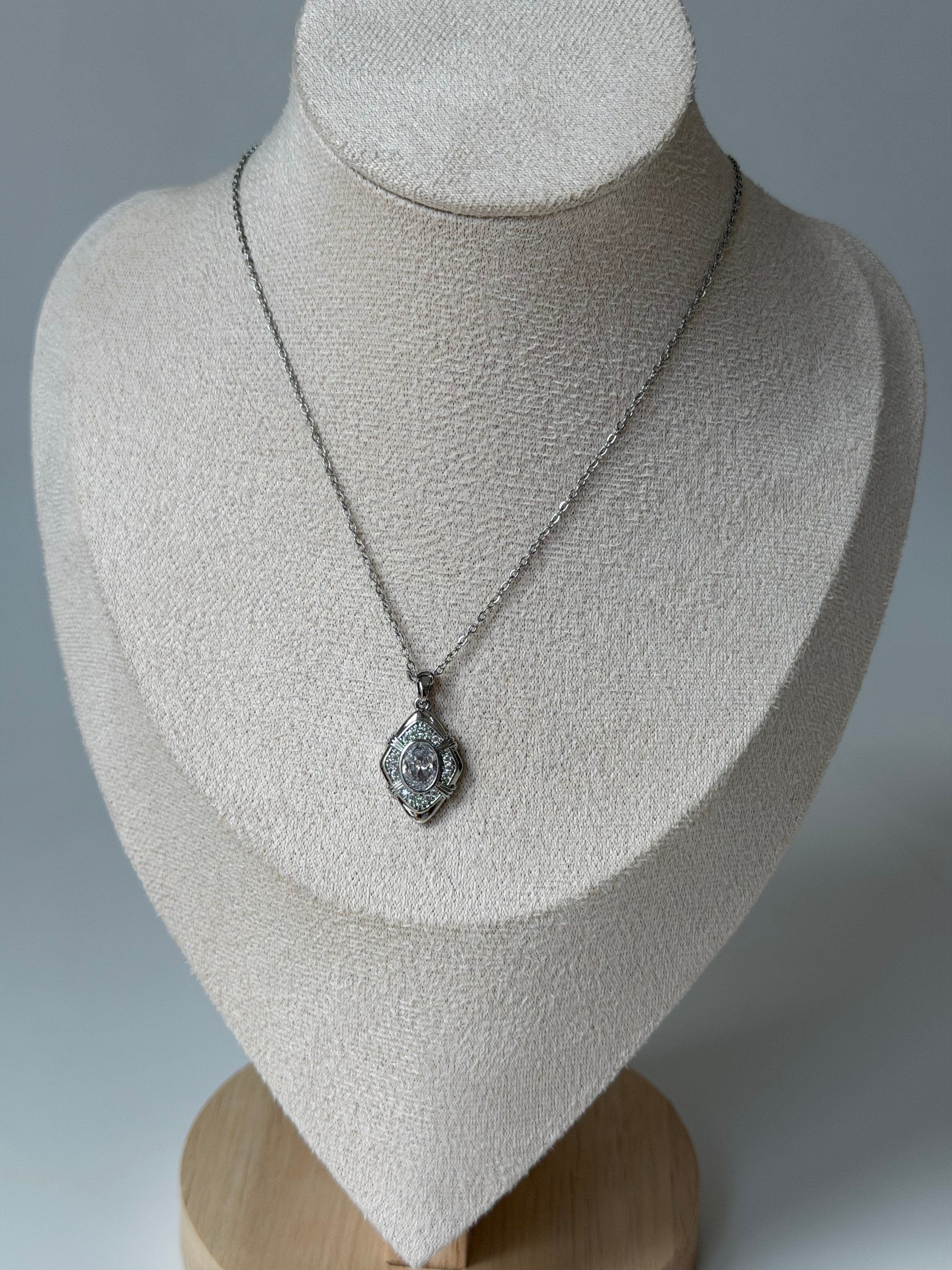 Silver Elisa Kolye Çelik