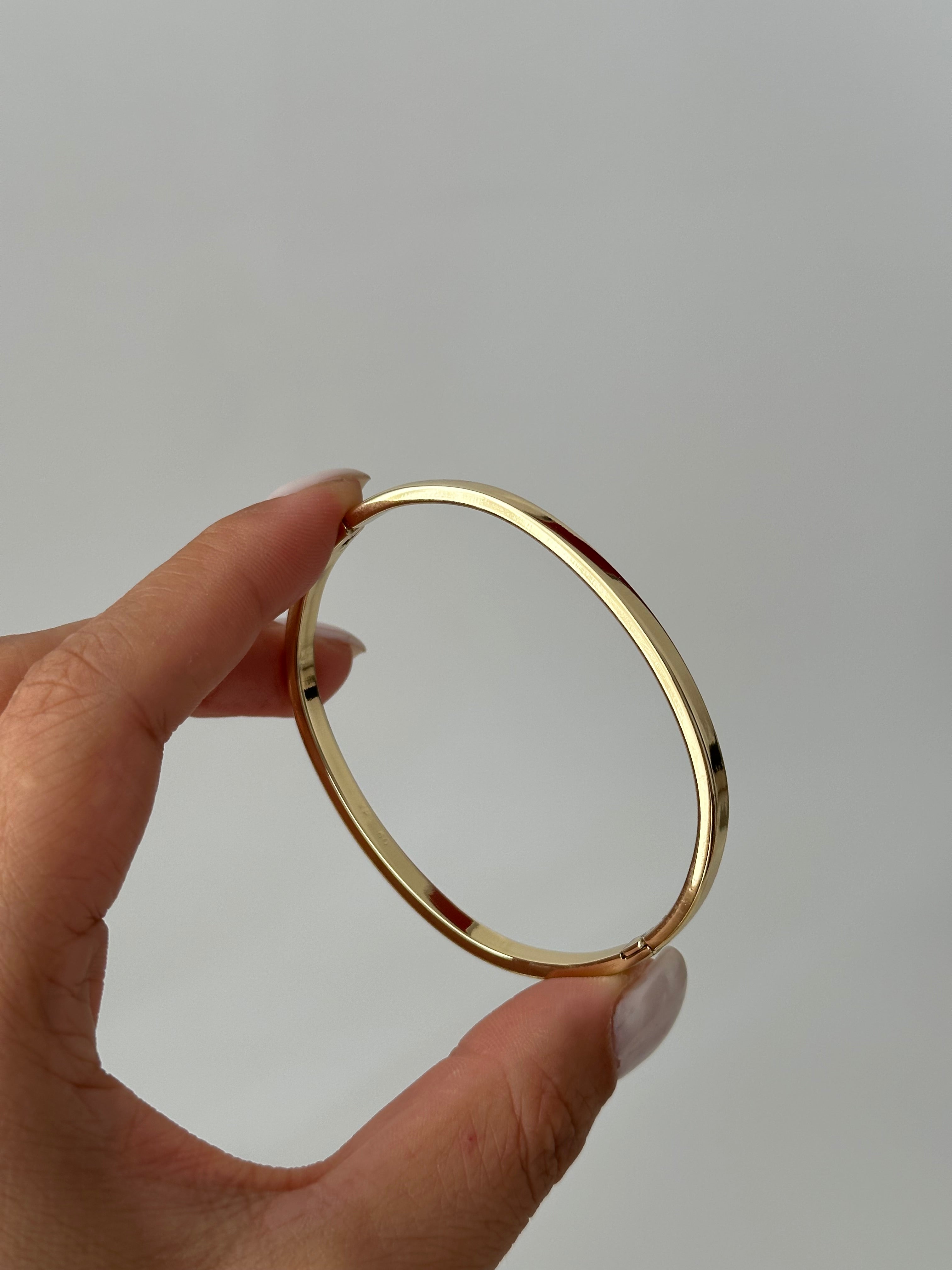 Xuping Küt Köşe Kelepçe 14K Altın Rengi