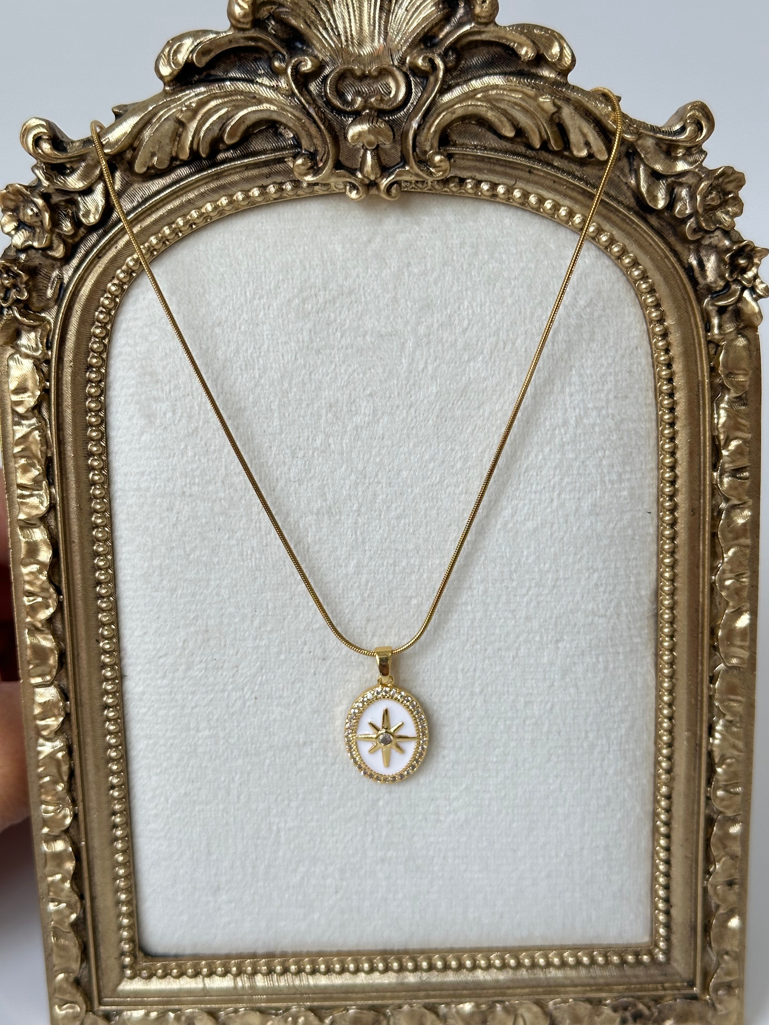 Kuzey yıldız sedef detay kolye çelik