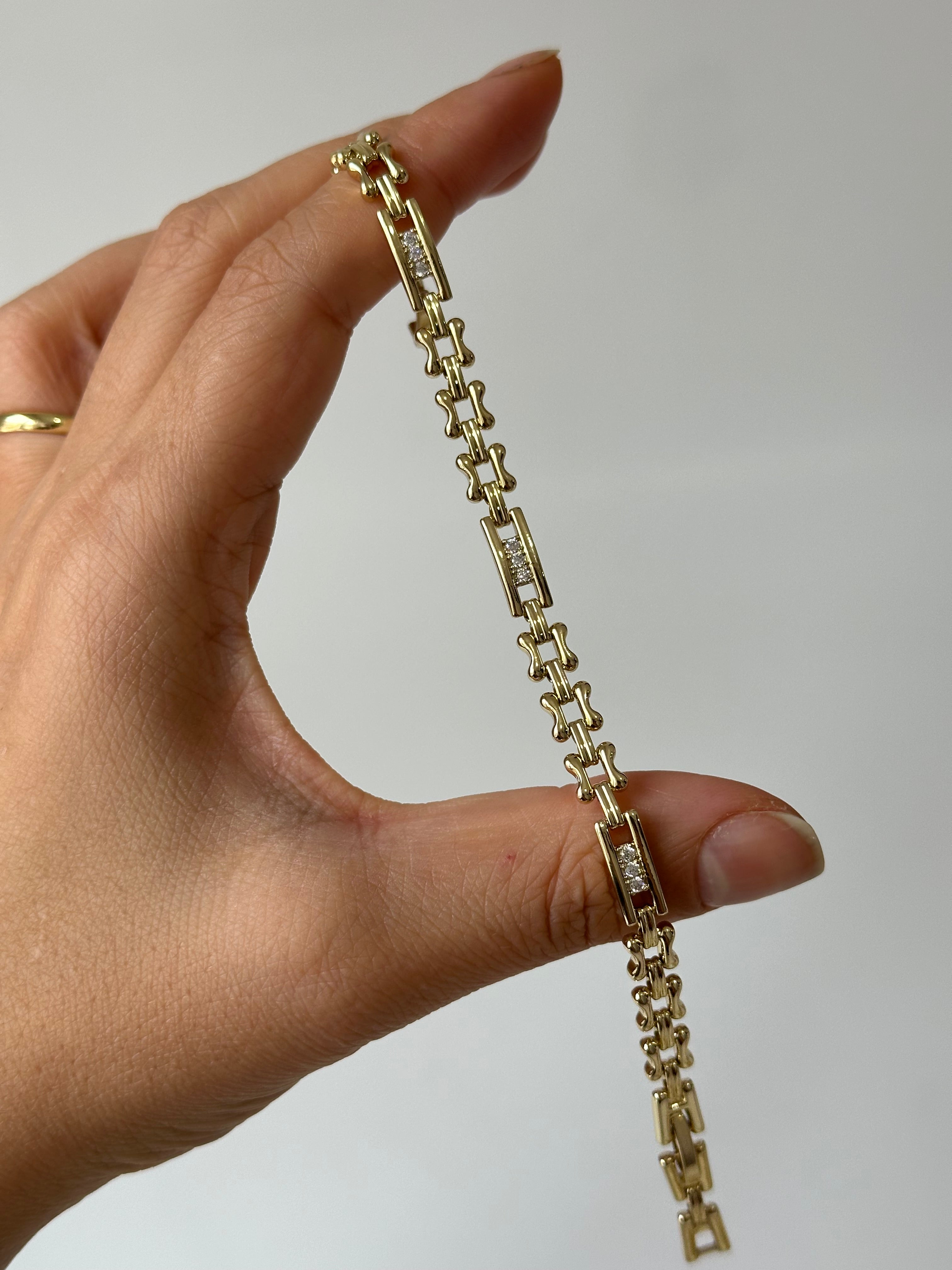 Kemik Plaka Detay Bileklik