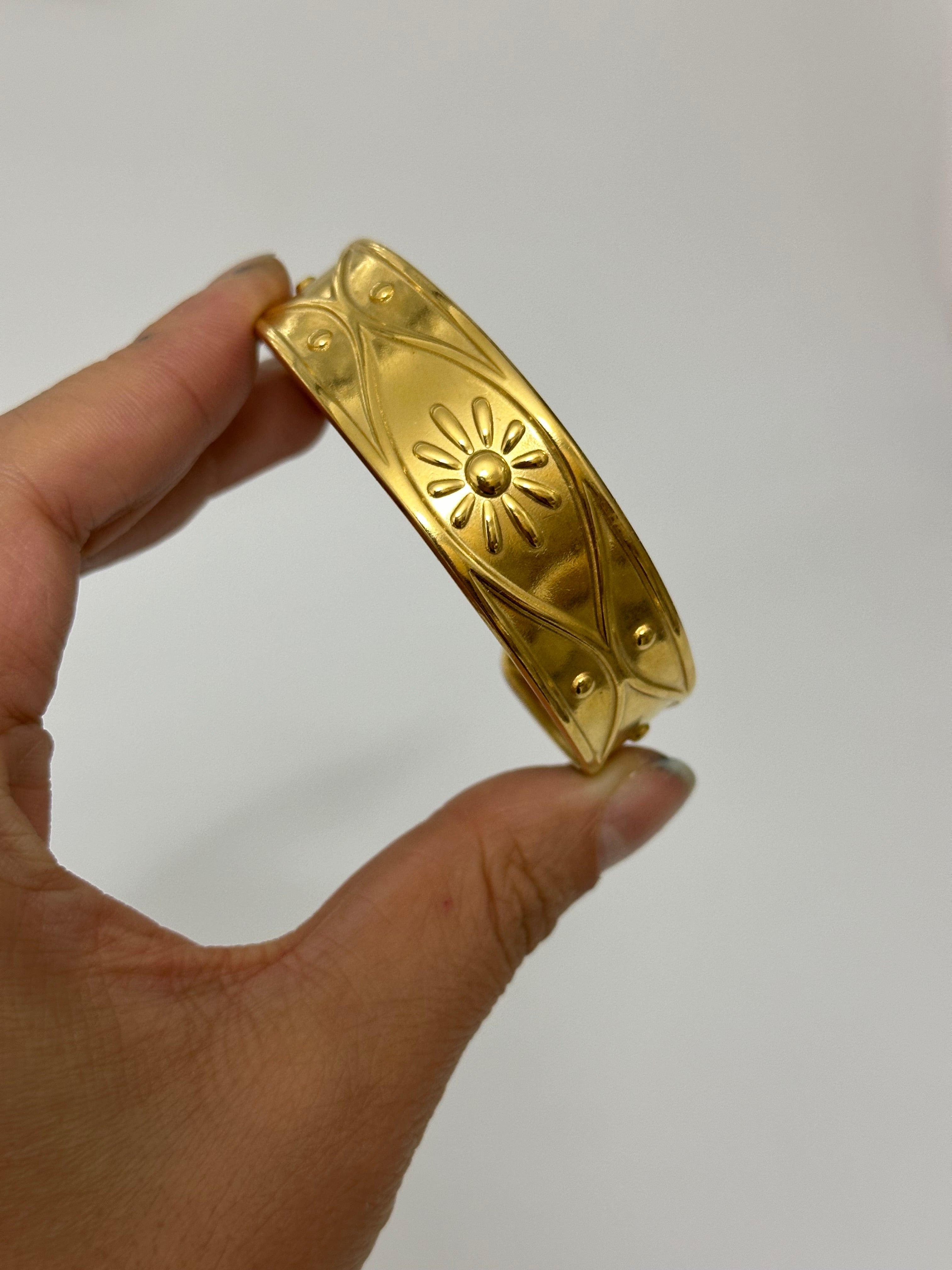 Vintage güneş detay kelepçe