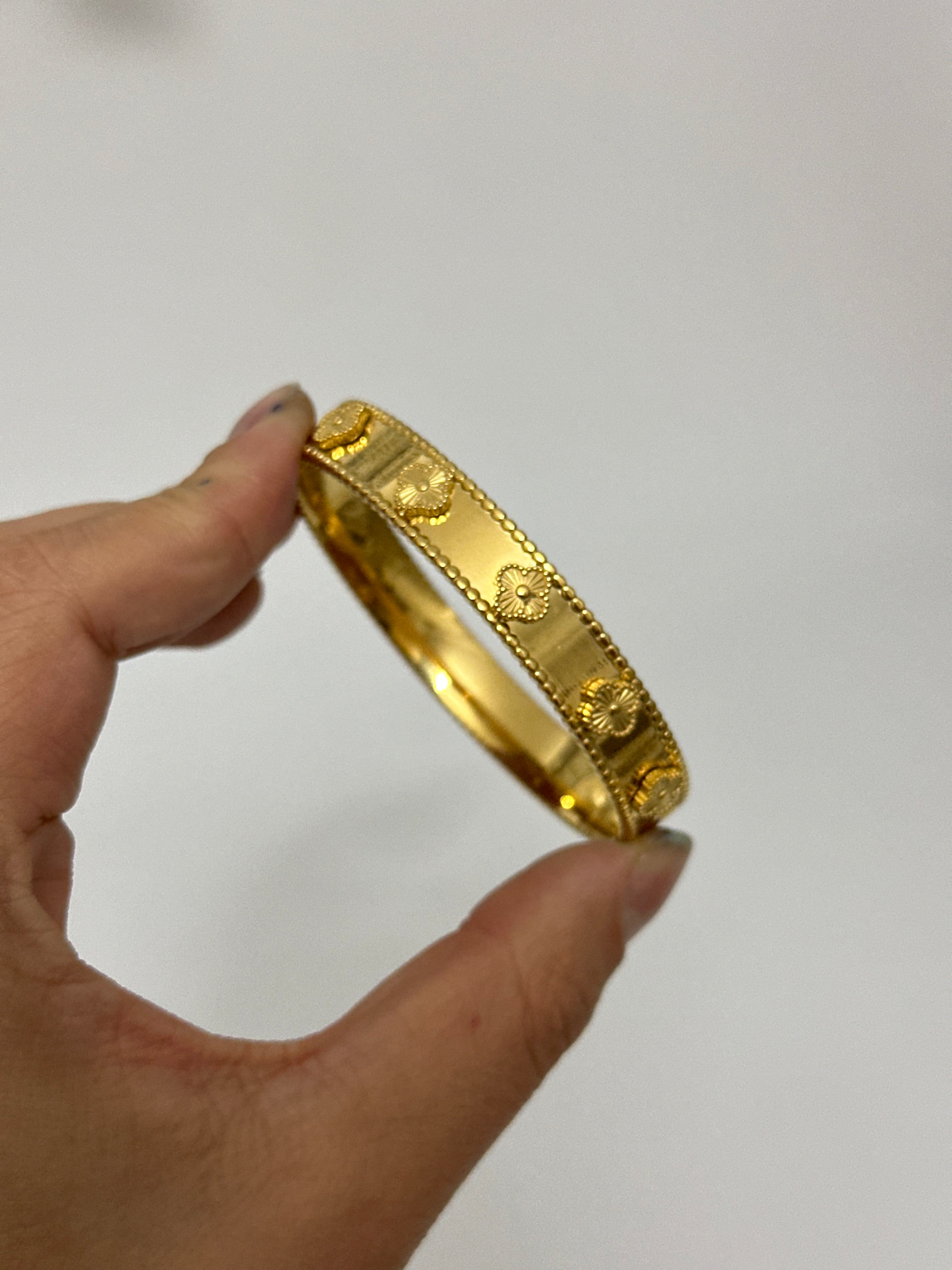 Yonca detay kelepçe çelik