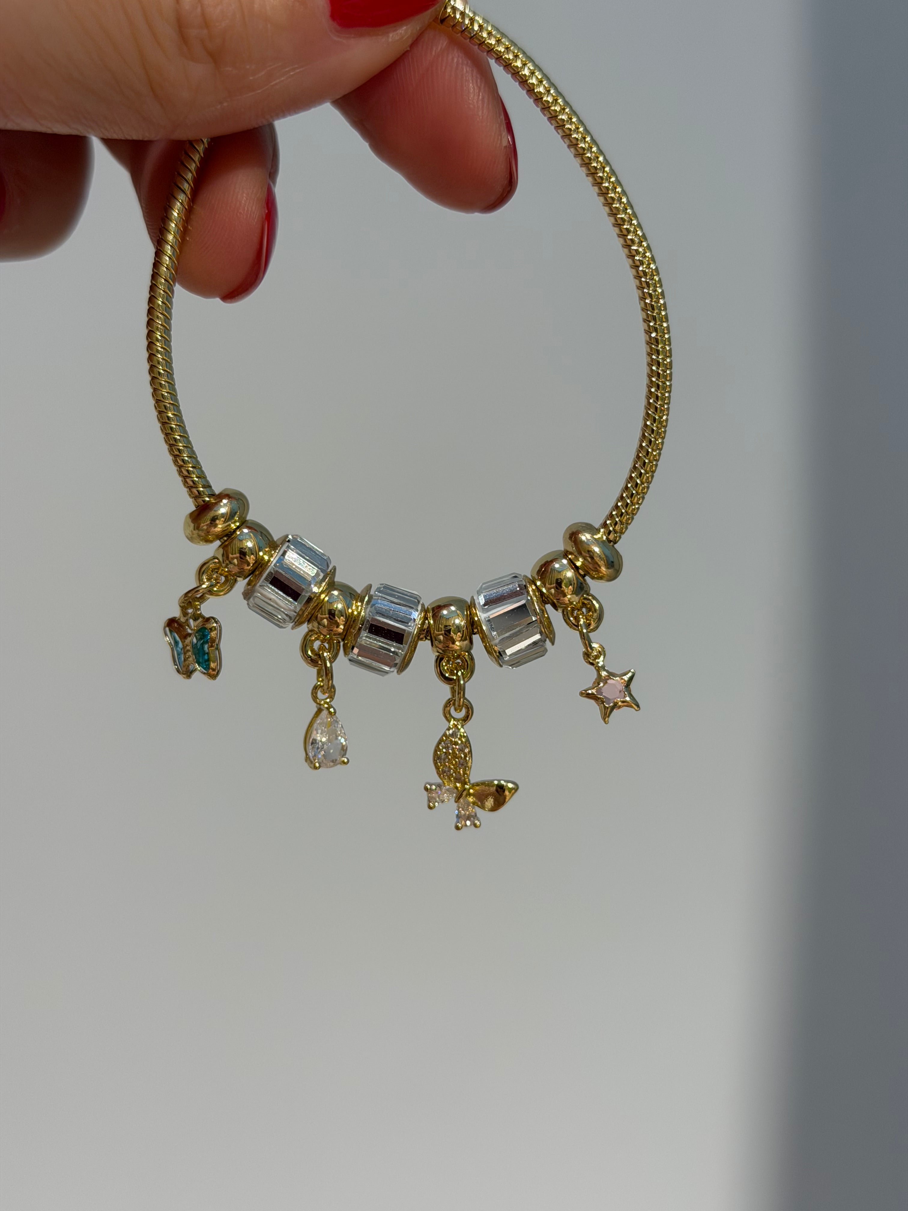 Kelebek charmlı 14k Çelik Bileklik