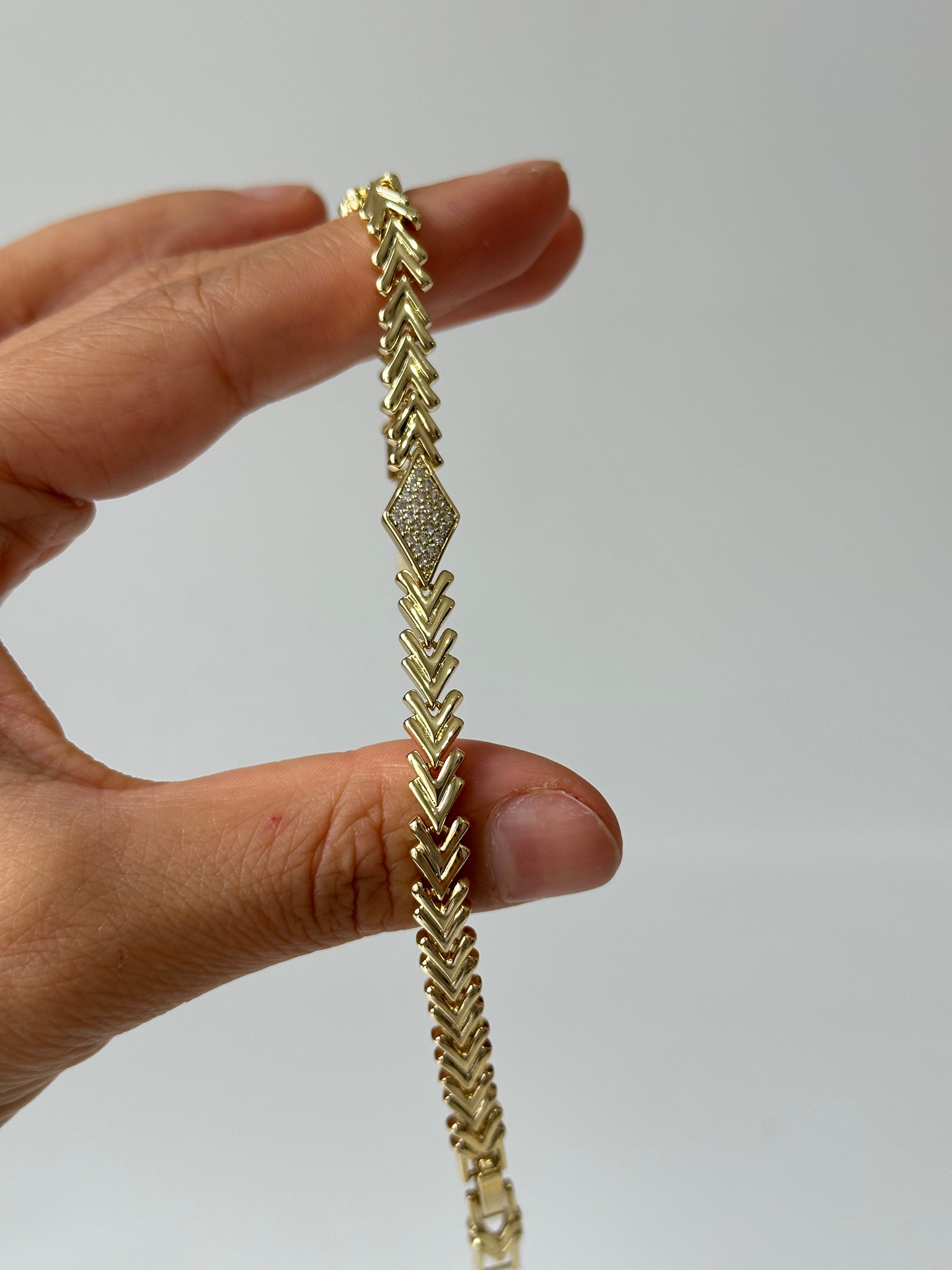 Balık Sırtı Taş Detay Xuping Bileklik