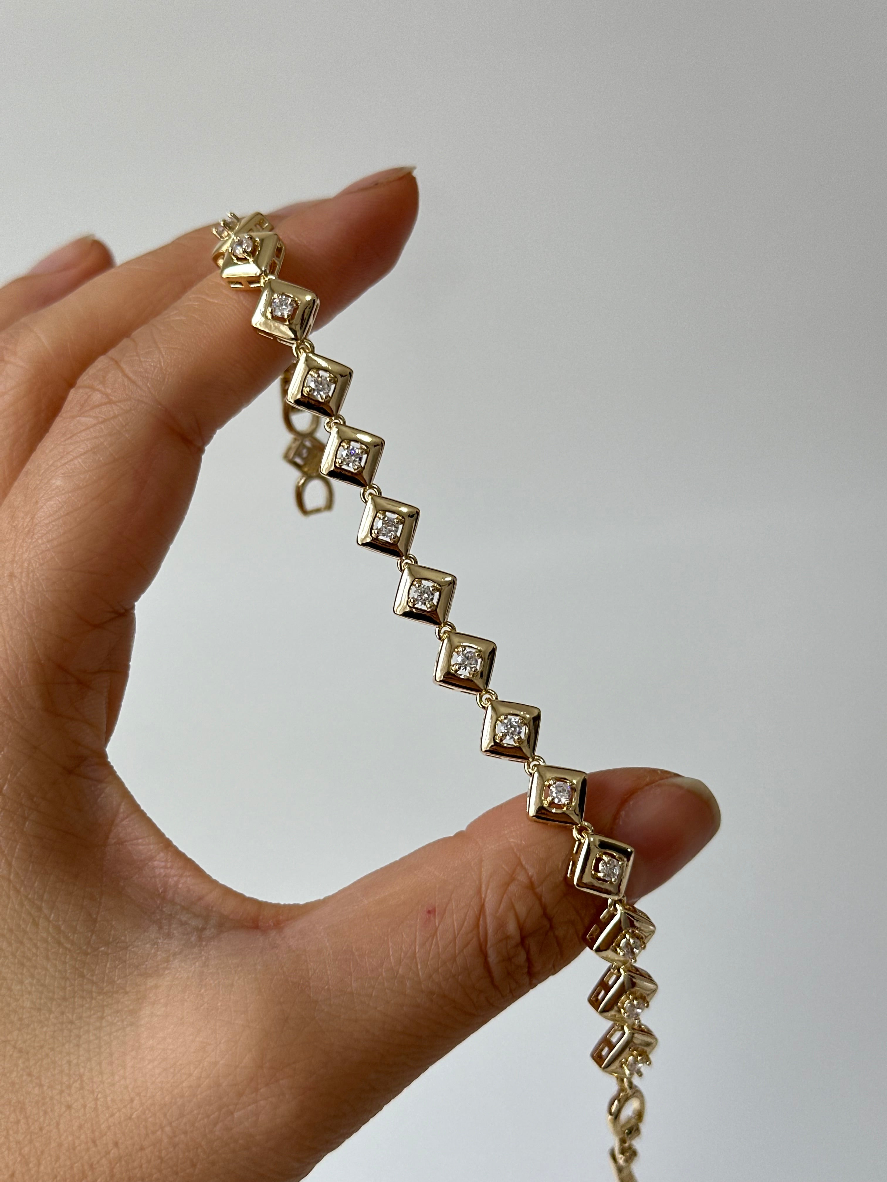 Üçgen Sıra Bileklik 14k