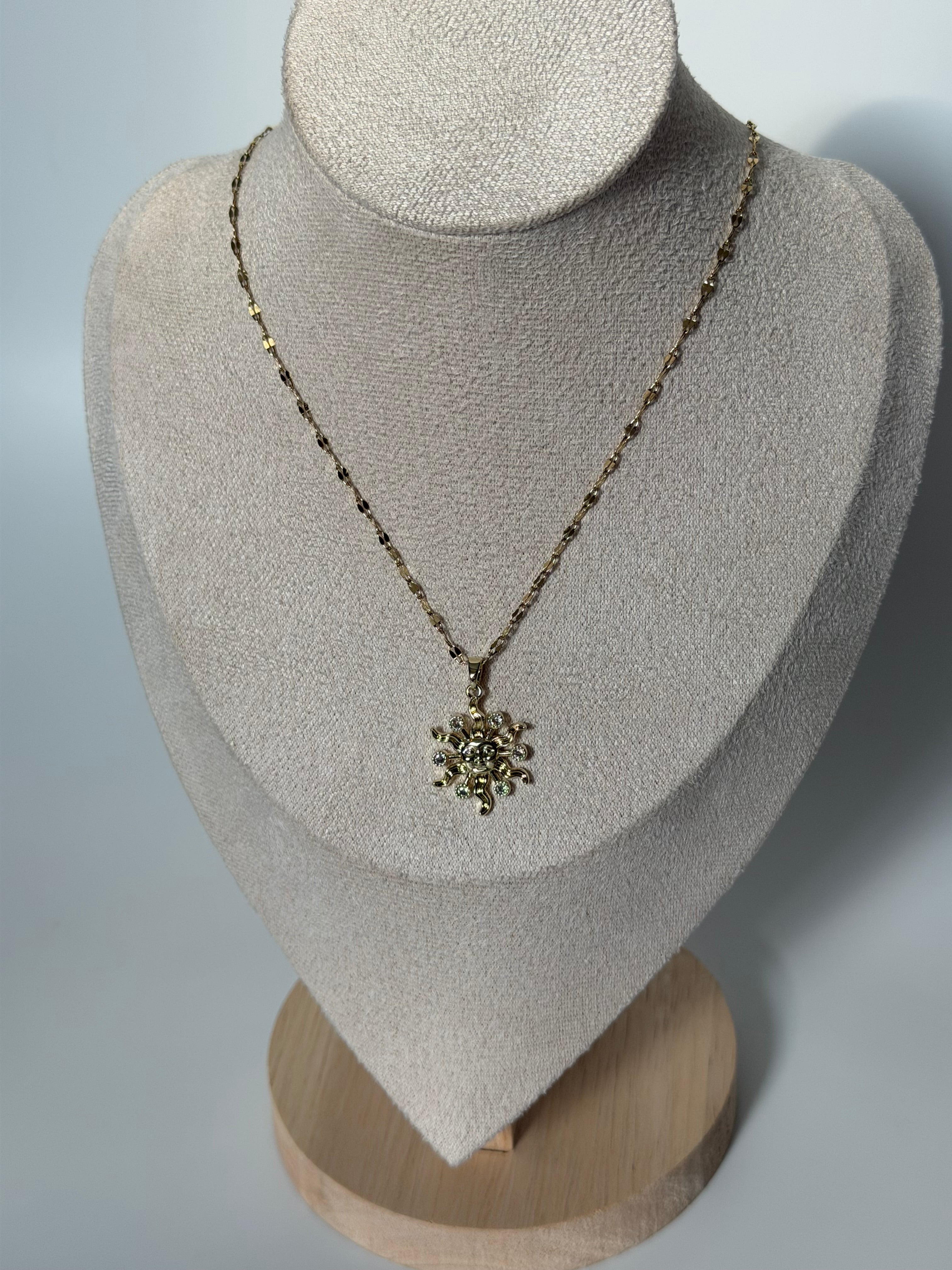 Taş İşleme Güneş Kolye Çelik