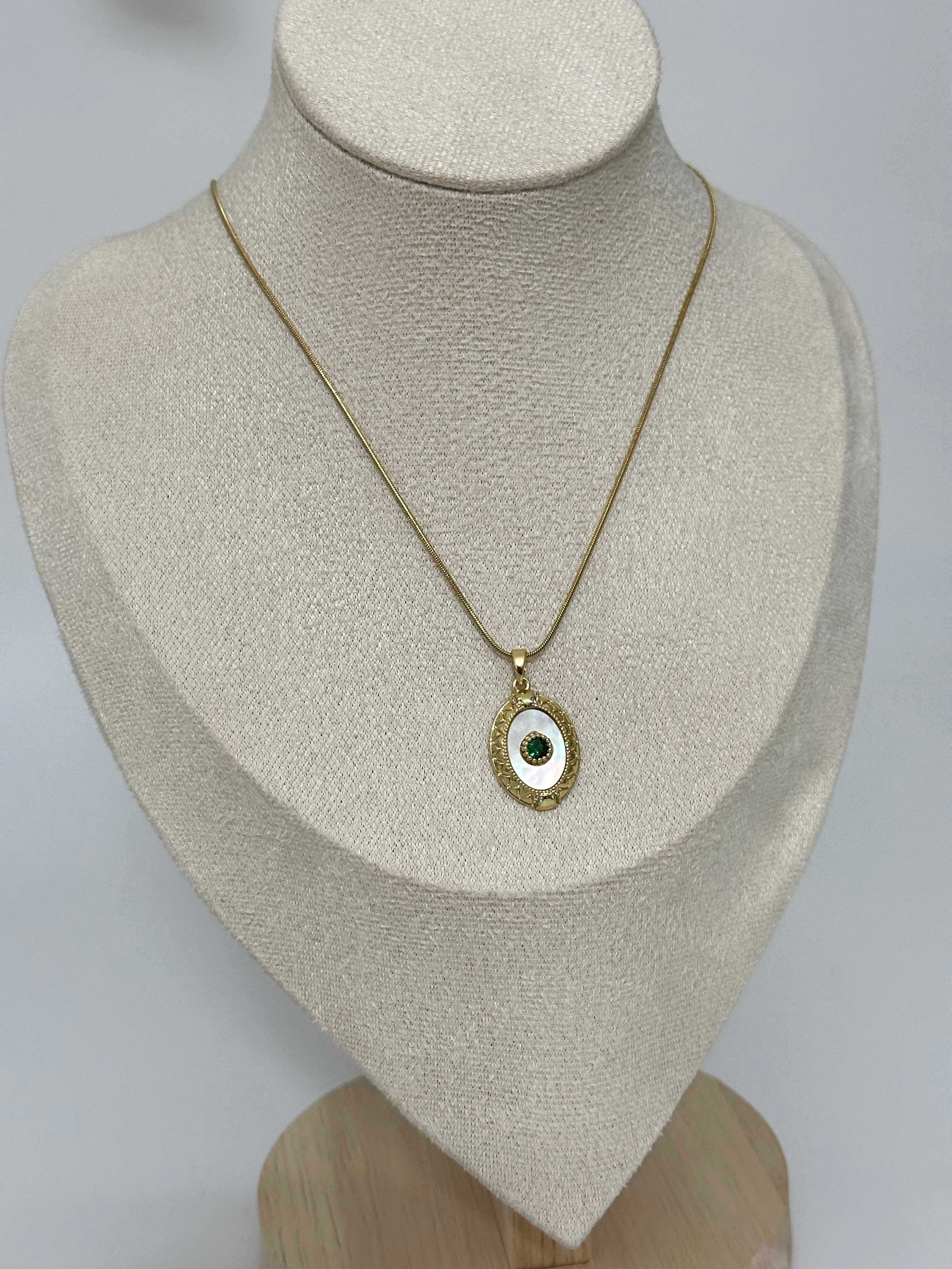 Yeşil taş vintage kolye