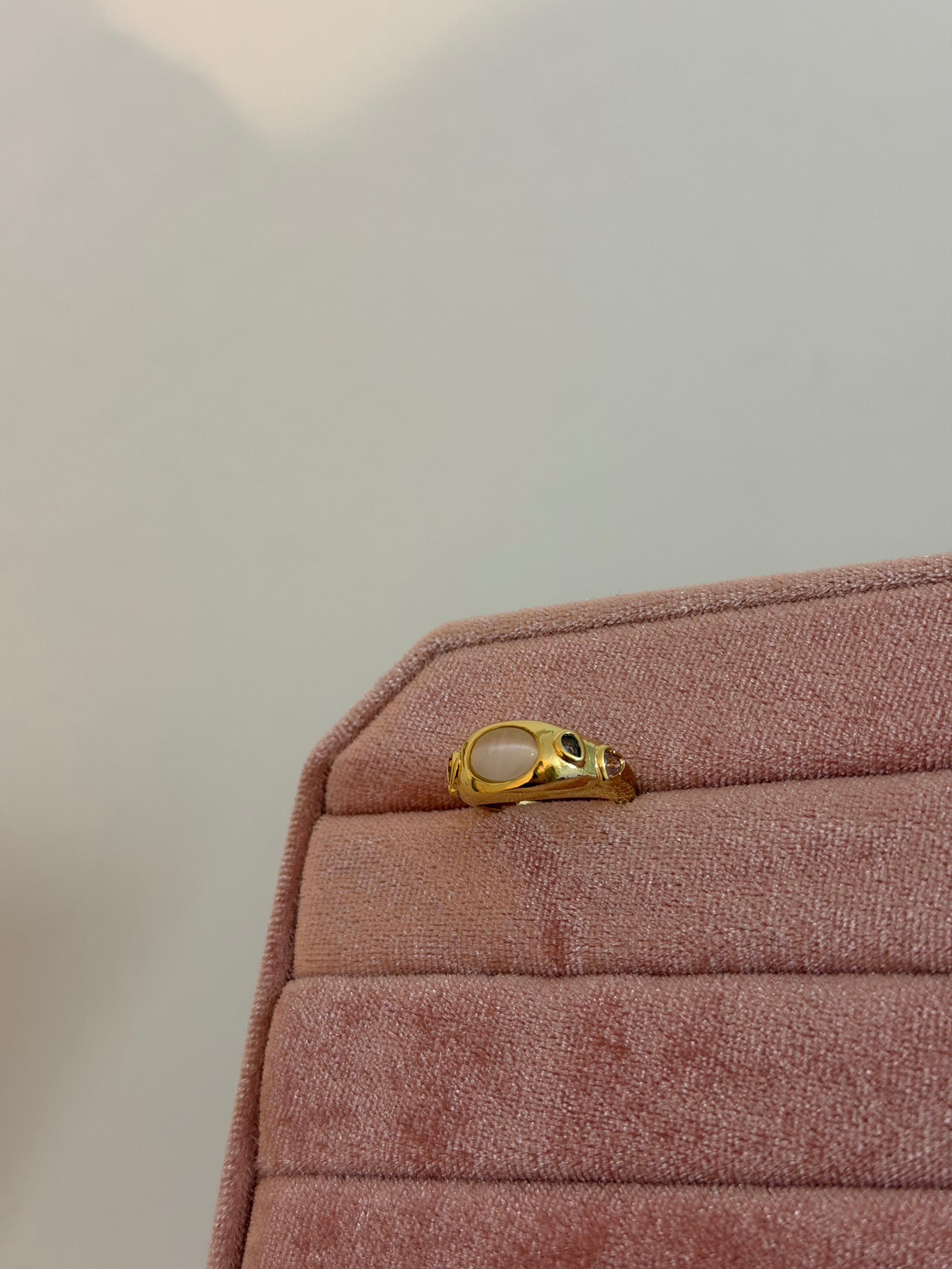 Vintage Ay Taşı Yüzük