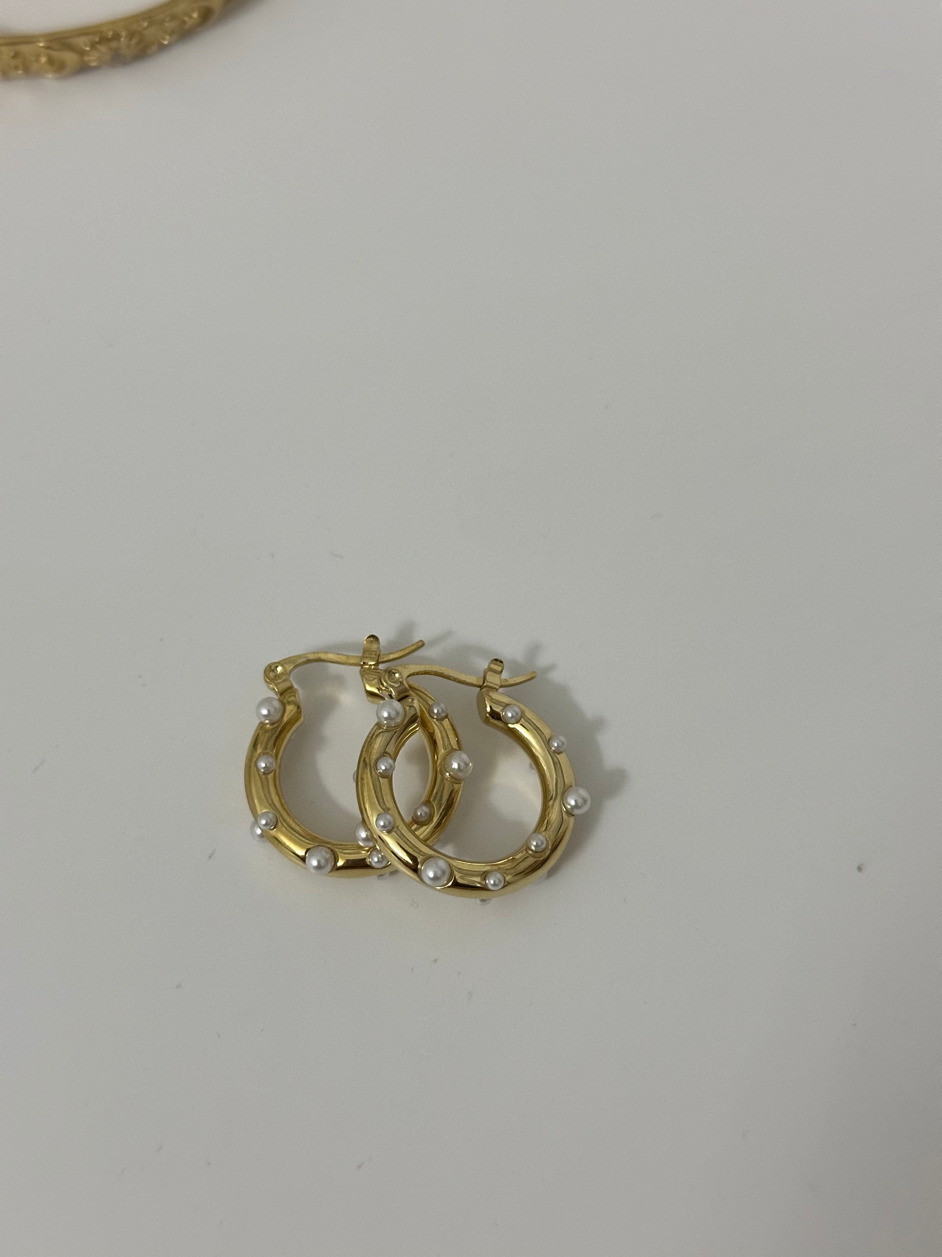 İncili Çelik Halka Küpe