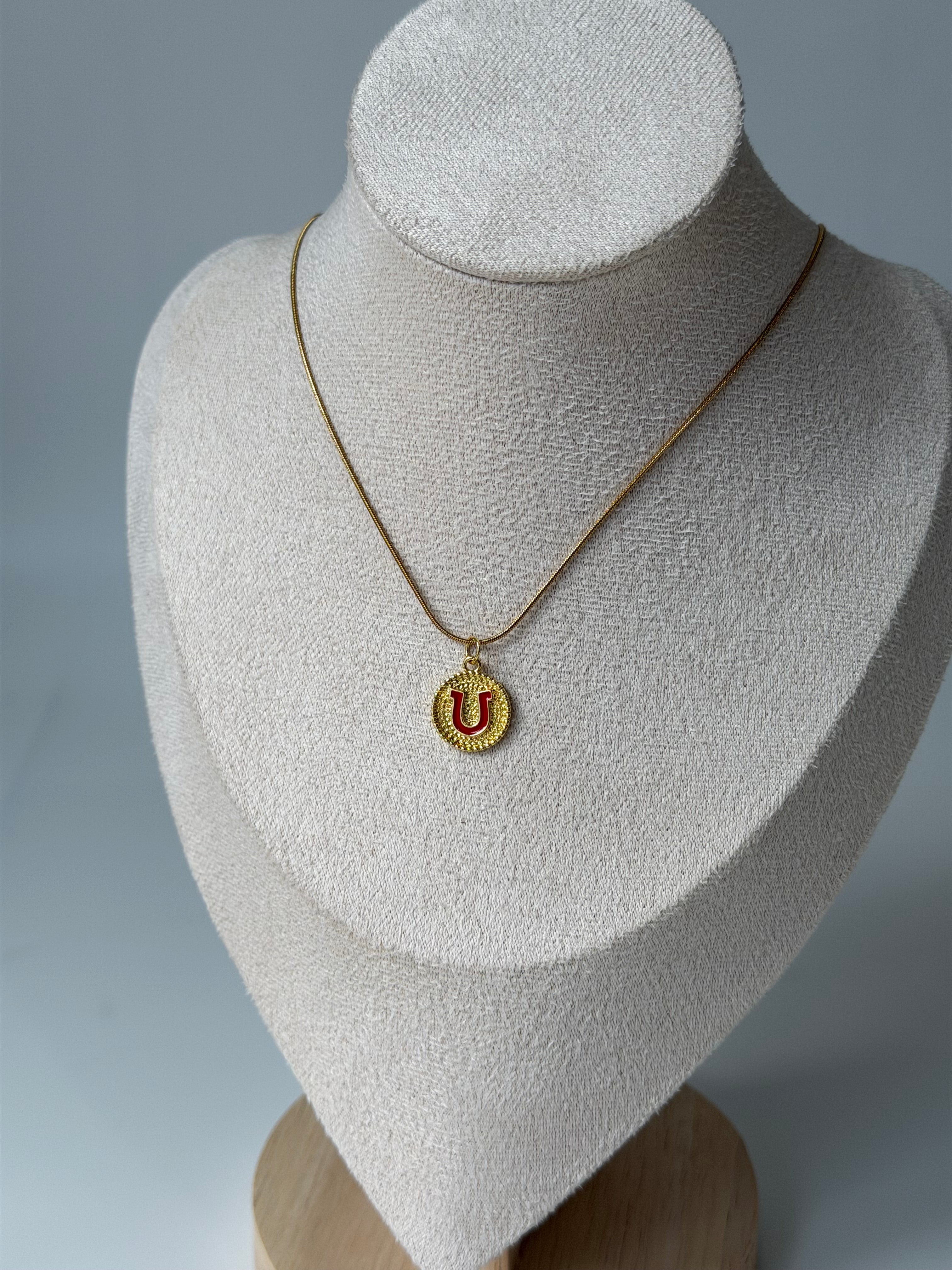 Kırmızı Nal İşleme Plaka Kolye Çelik