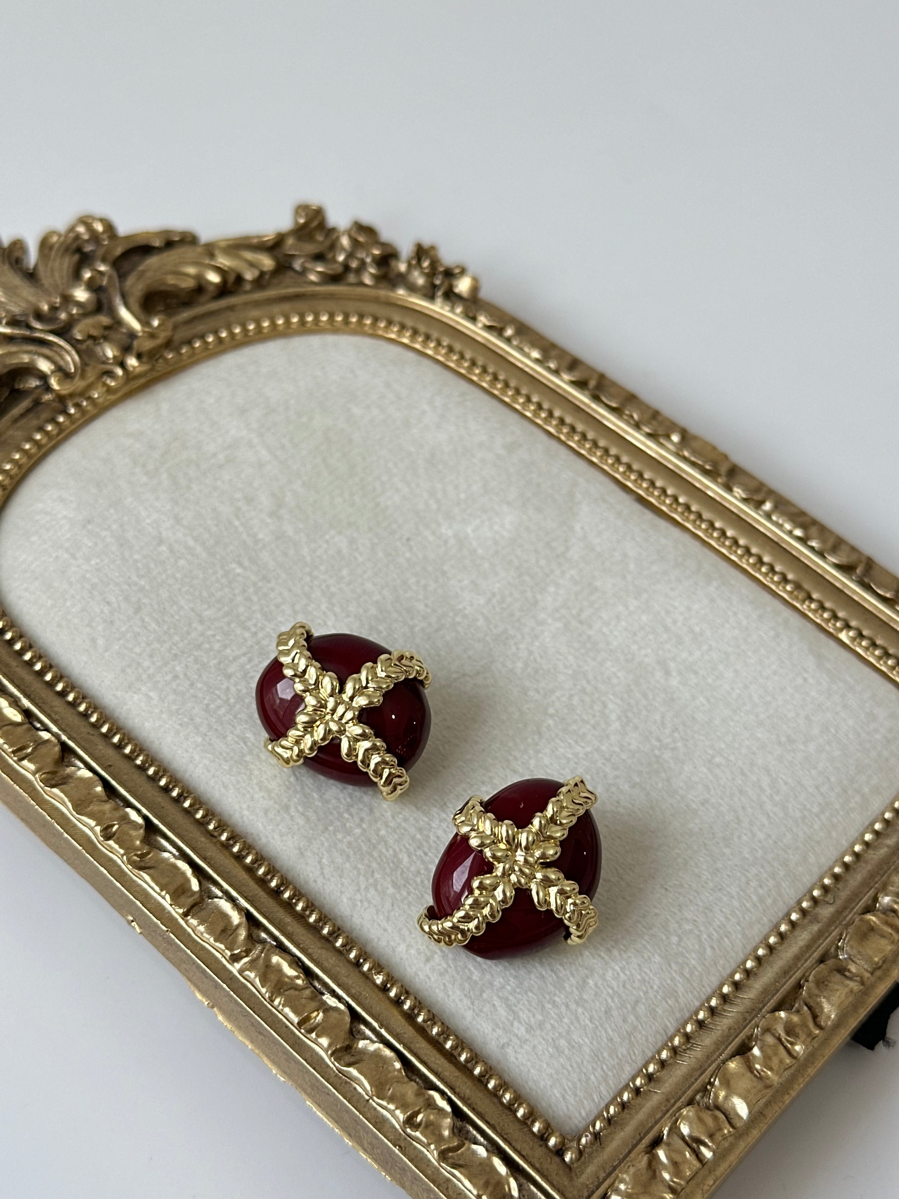 Bordo Yaprak Geçiş Küpe