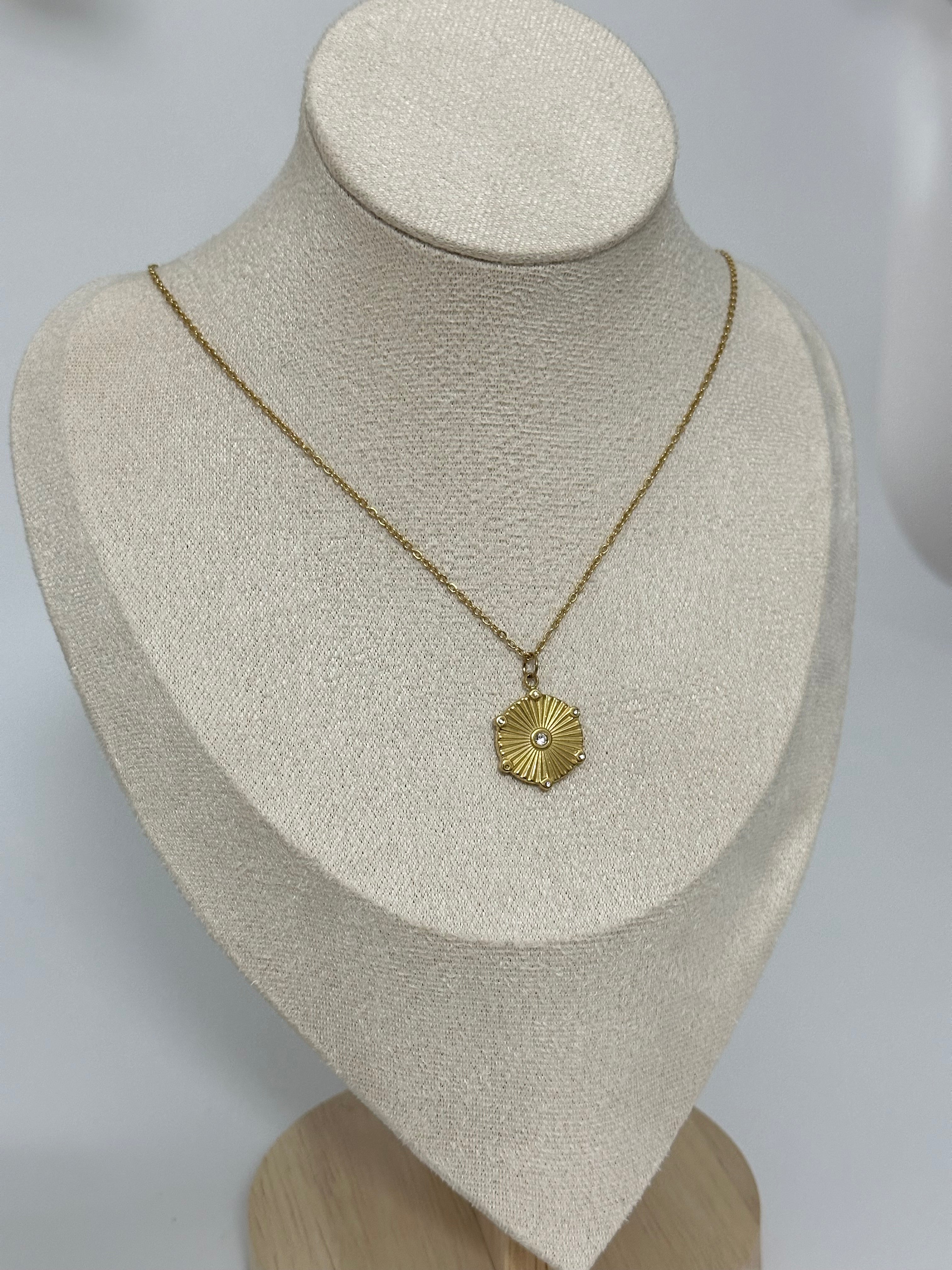 6 köşe vintage kolye