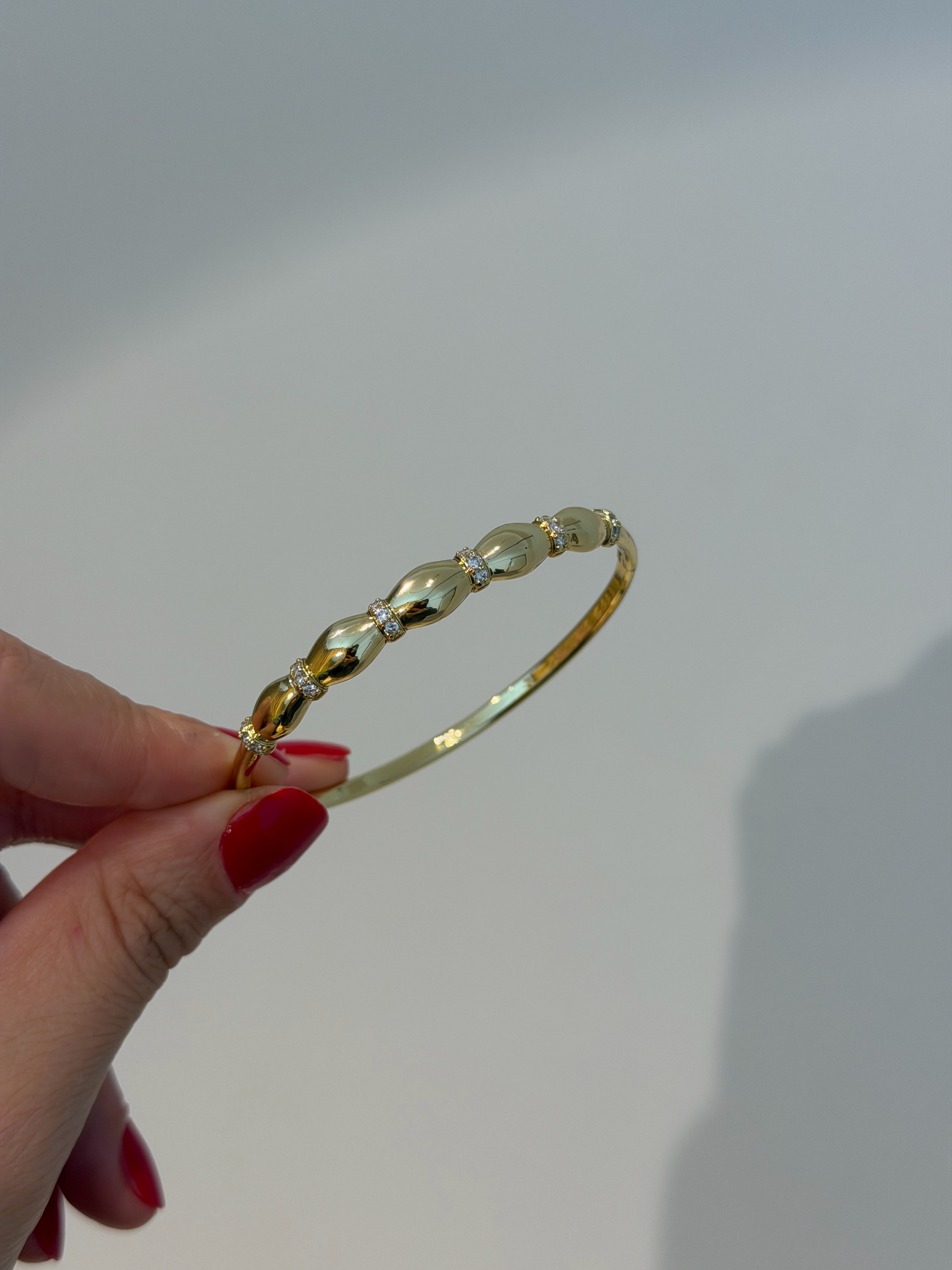 Taş Detay Xuping Kelepçe 14K