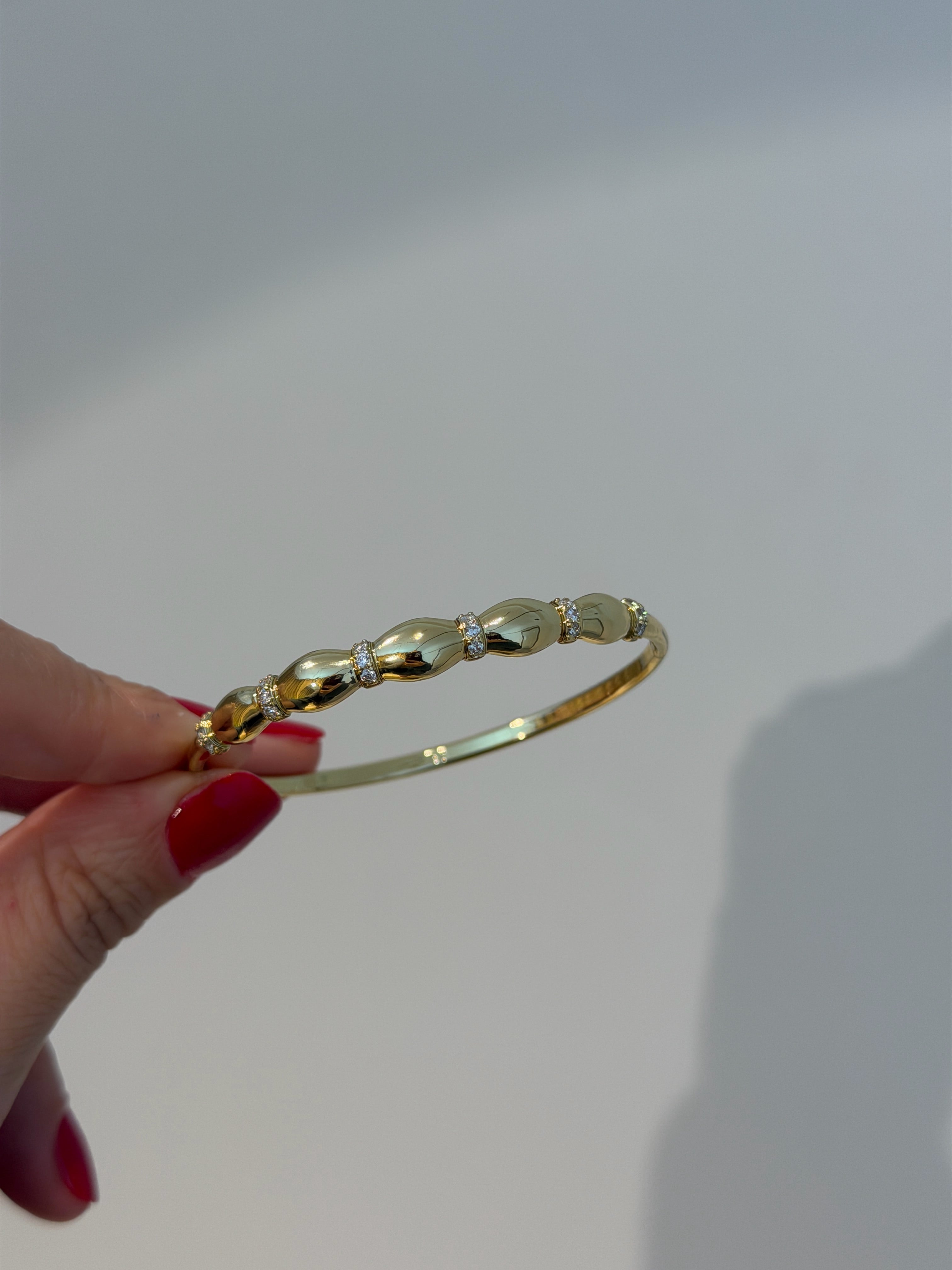 Taş Detay Xuping Kelepçe 14K